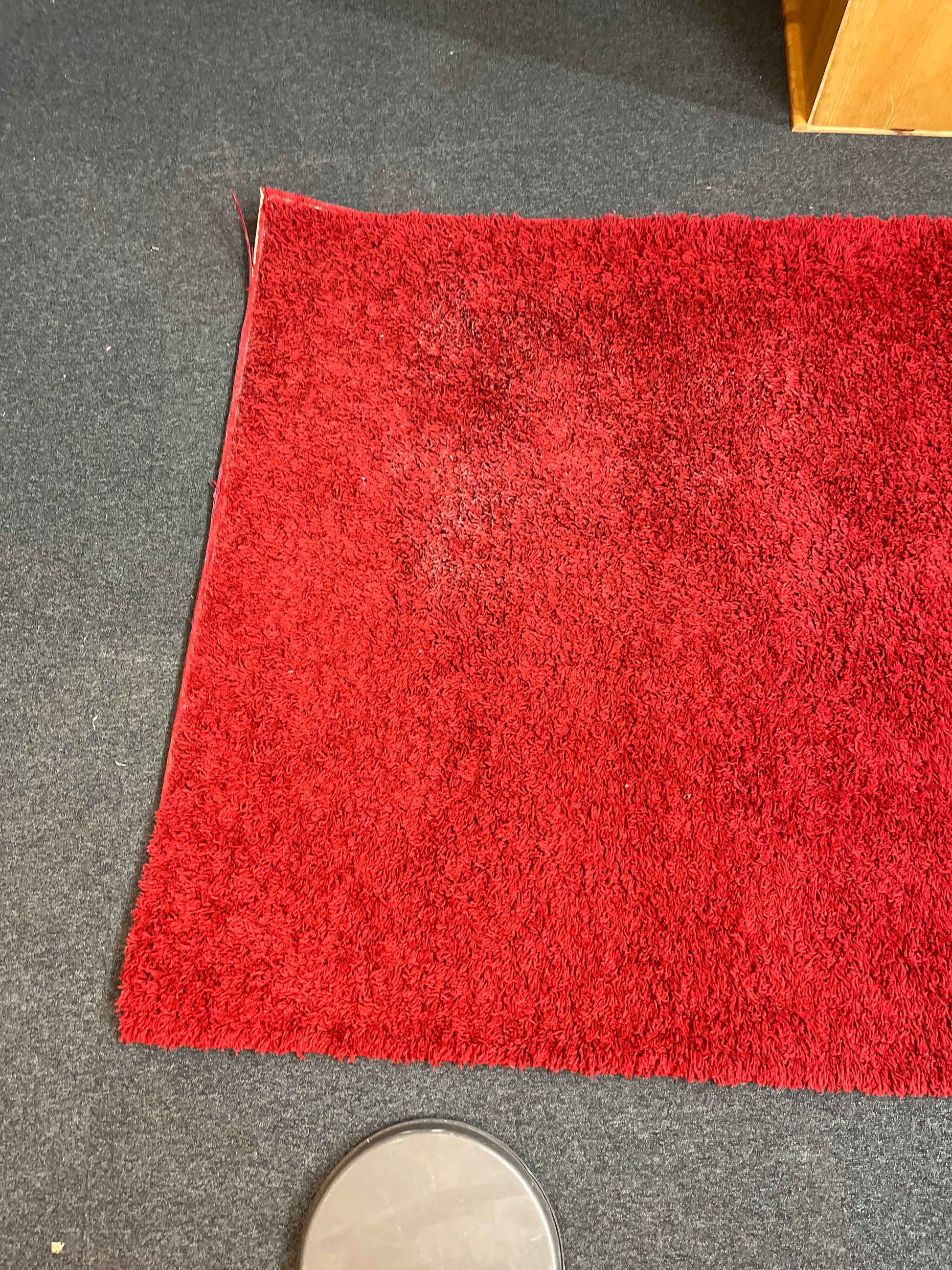 Red shaggy floor rug (210 x 140 cm) 3126