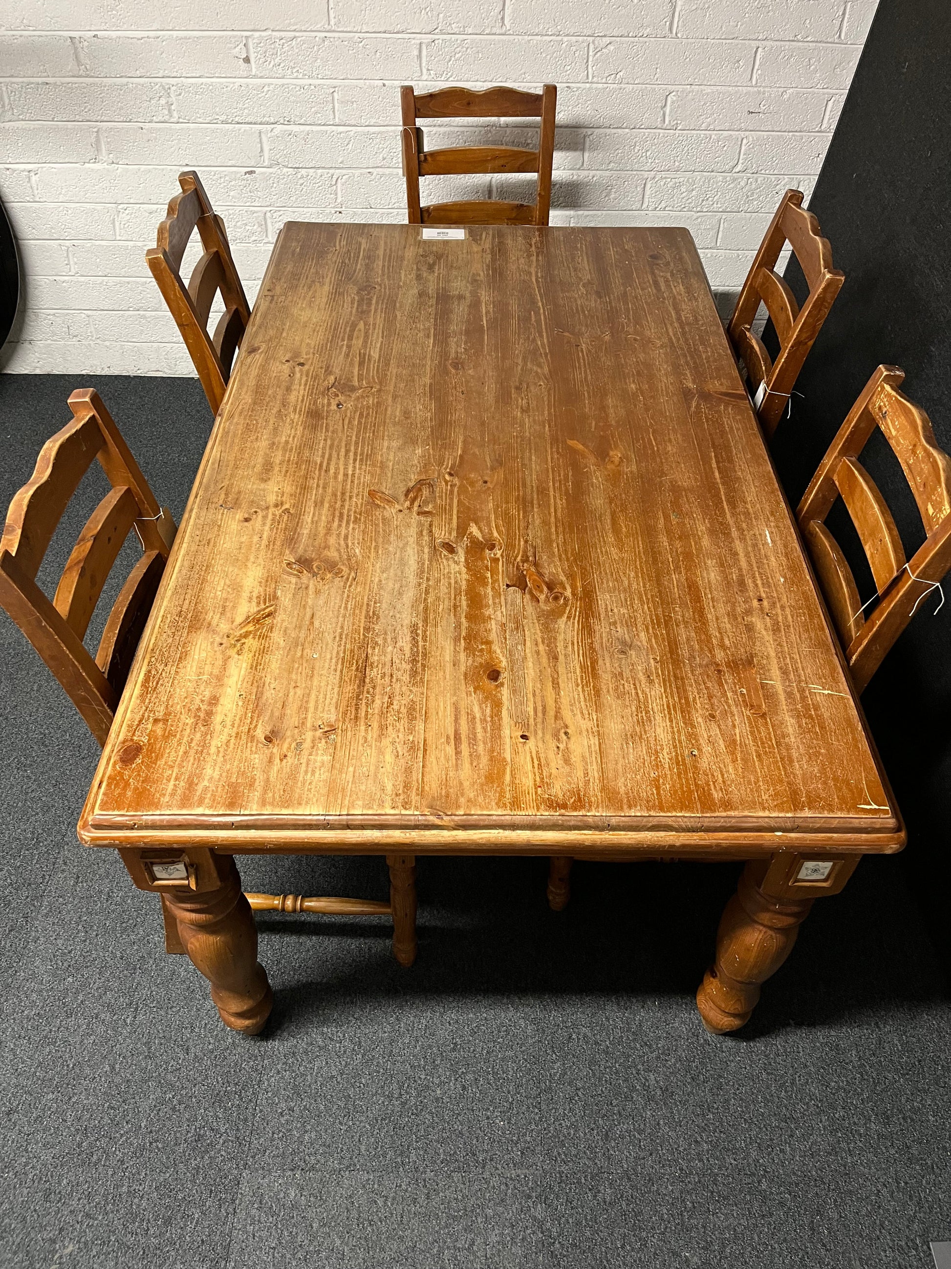Large solid pine stained 6ft kitchen table(L 1720 x W 1050 mm) with 5 no. matching chairs  1225