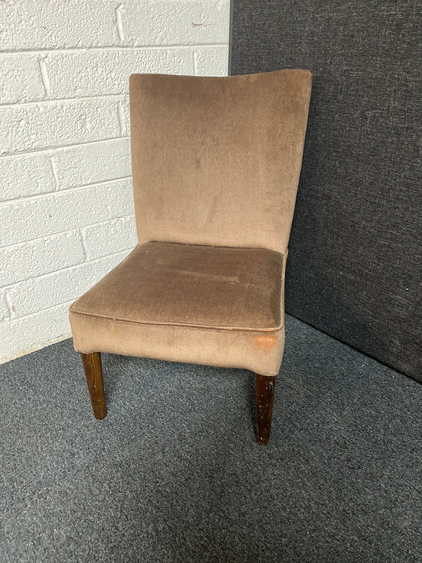 Retro brown fabric bedroom chair 1225
