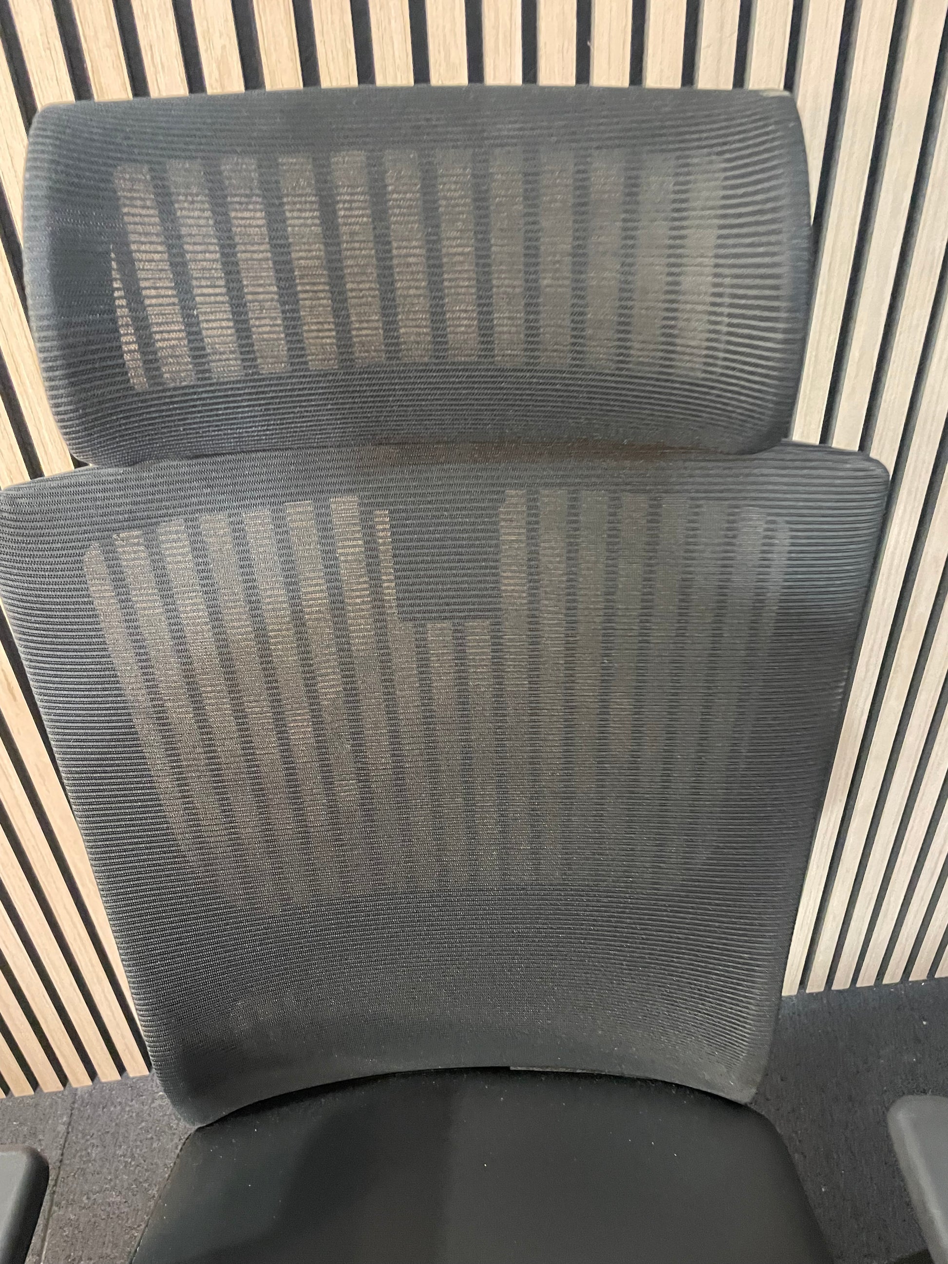 Vienna Premium task chair with headrest