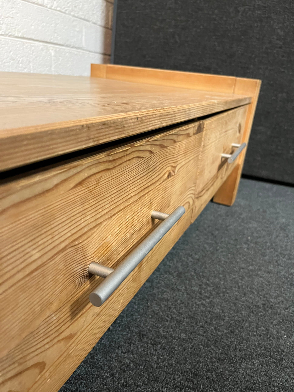 Solid pine low rectangular coffee table with drawers (H 43 x W 118 x D 60 cm) 2225