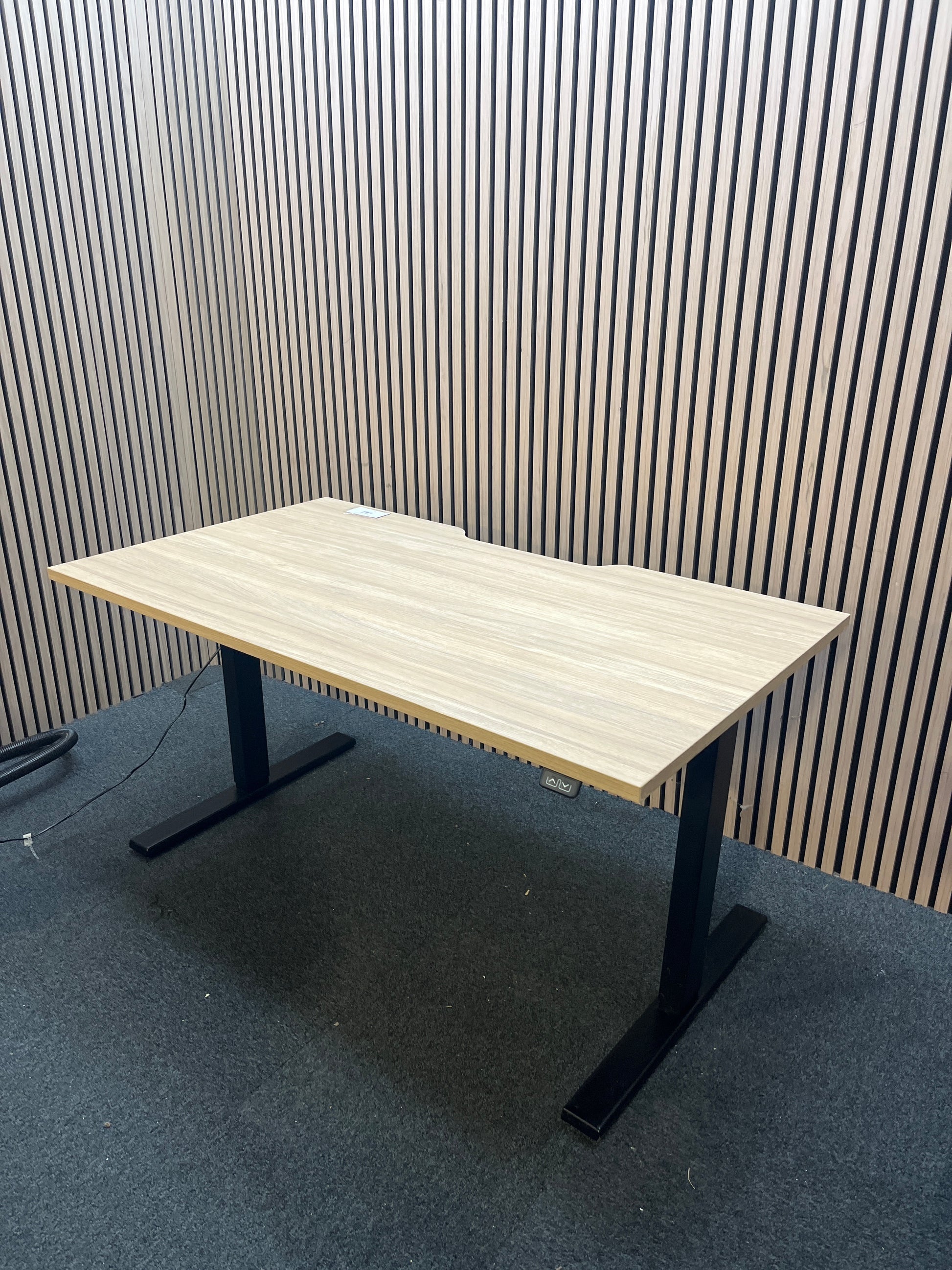 1600L height adjustable oak electric desk