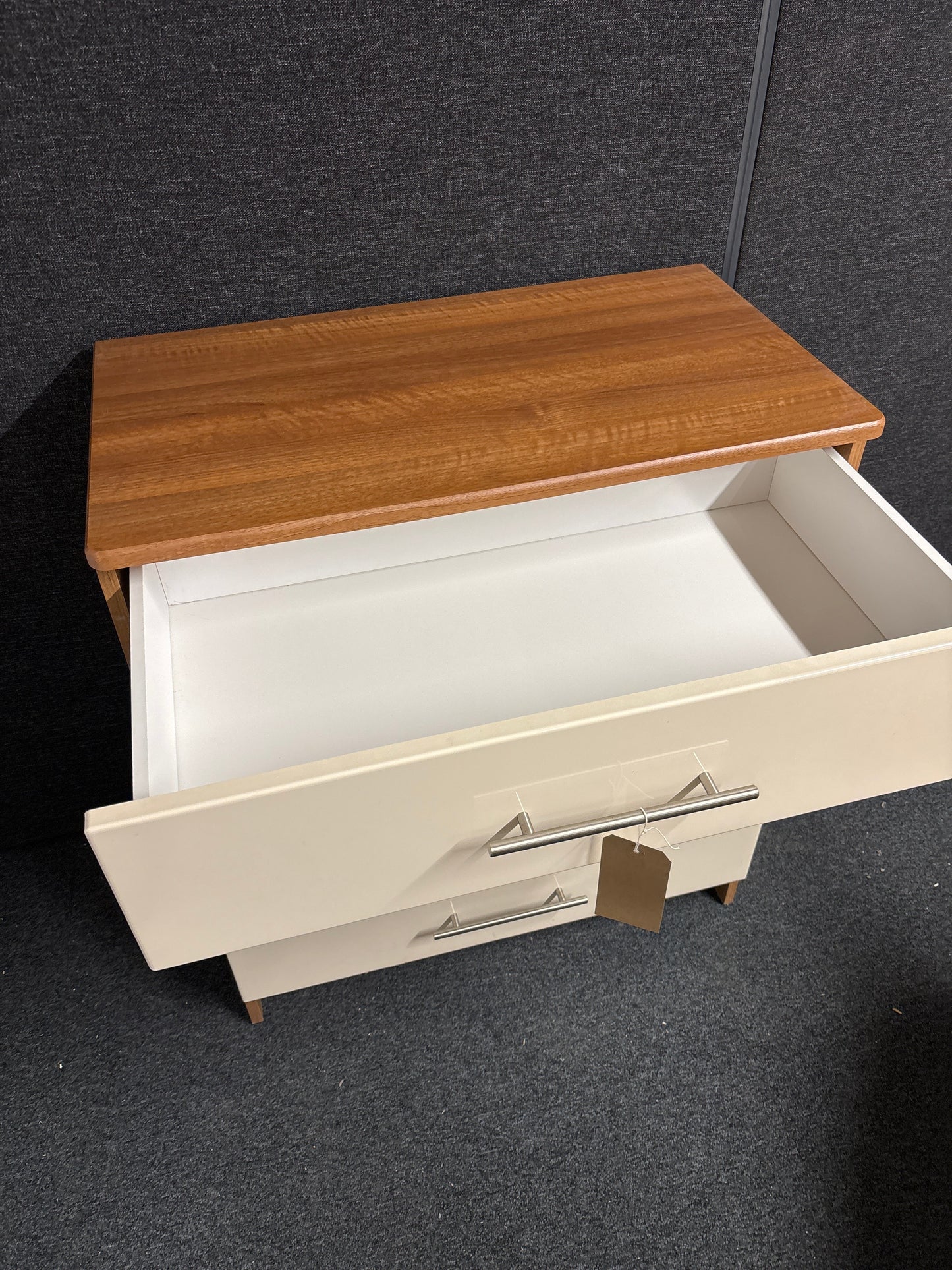Cream 5 drawer ornate chest of drawers 1225