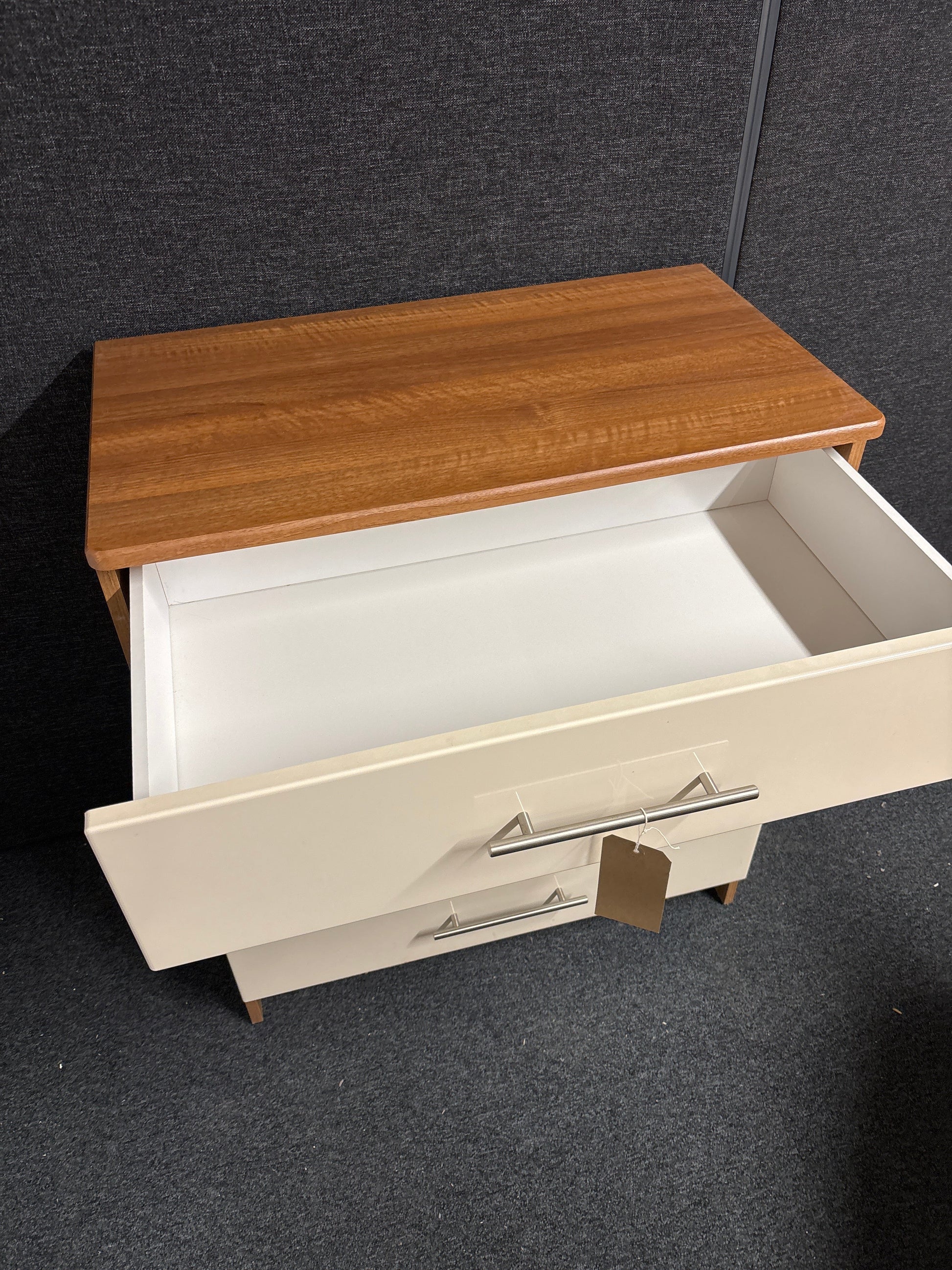 Cream 5 drawer ornate chest of drawers 1225