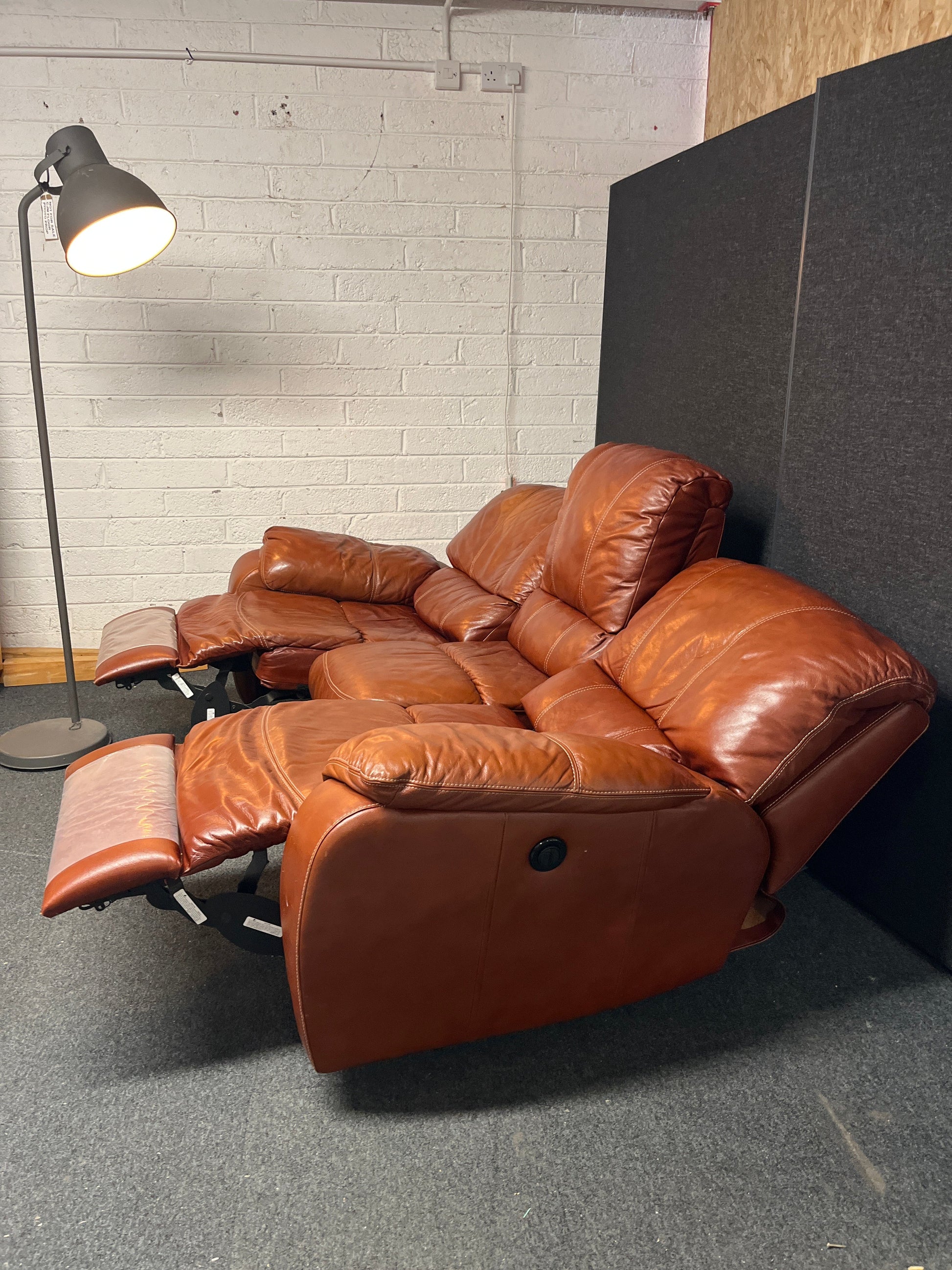 Large 3 seater tan leather ELECTRIC recliner sofa 2060Wx900Dx850H 2225