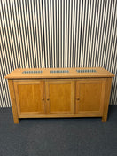 Switch Solid oak large 3 door sideboard with protective glass top (H 78 x W 150 x D 50 cm) 1425 2 image