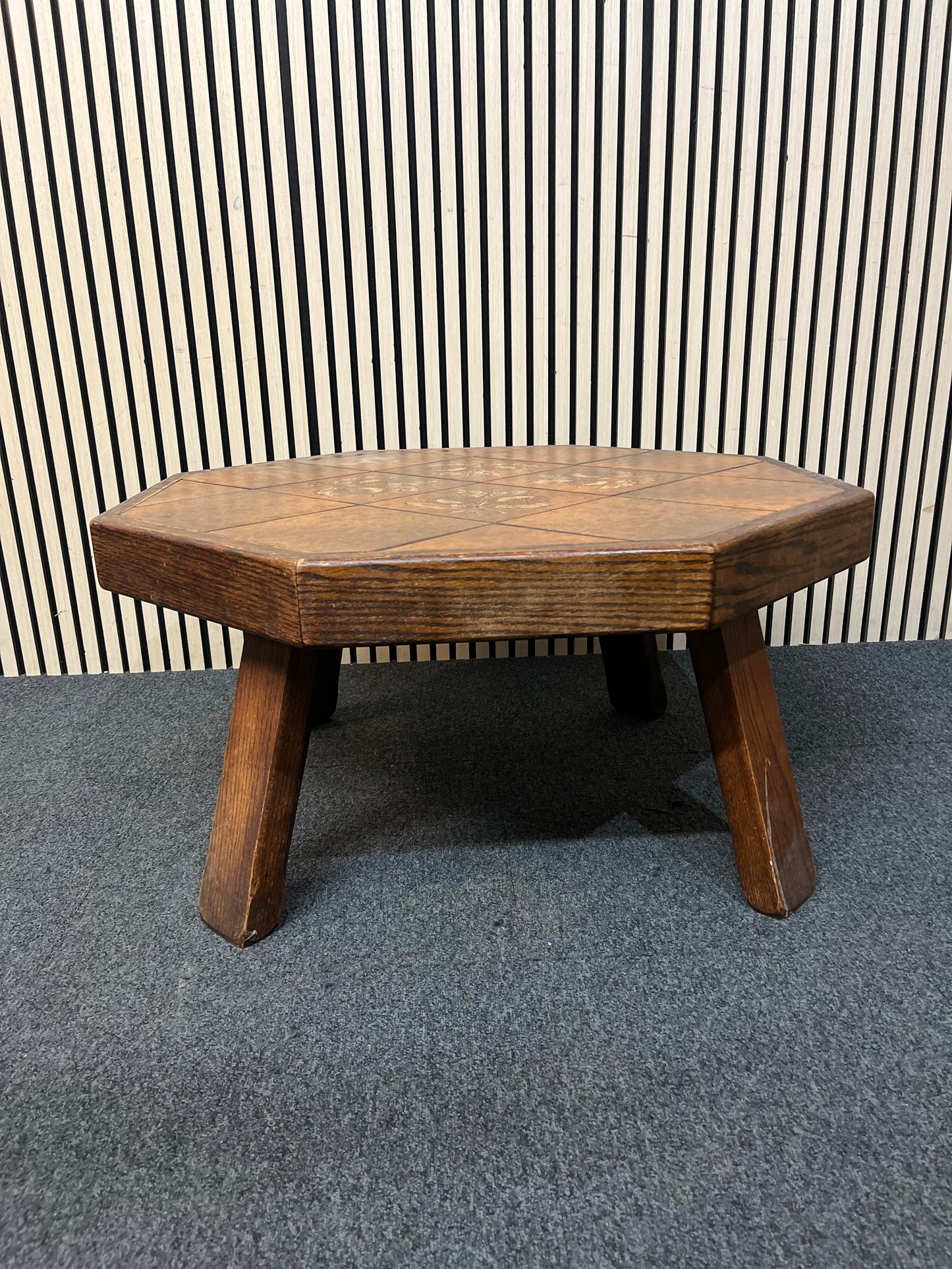 Low octogon tile top coffee table (H 44 x W 87 x D 87 cm) 3126