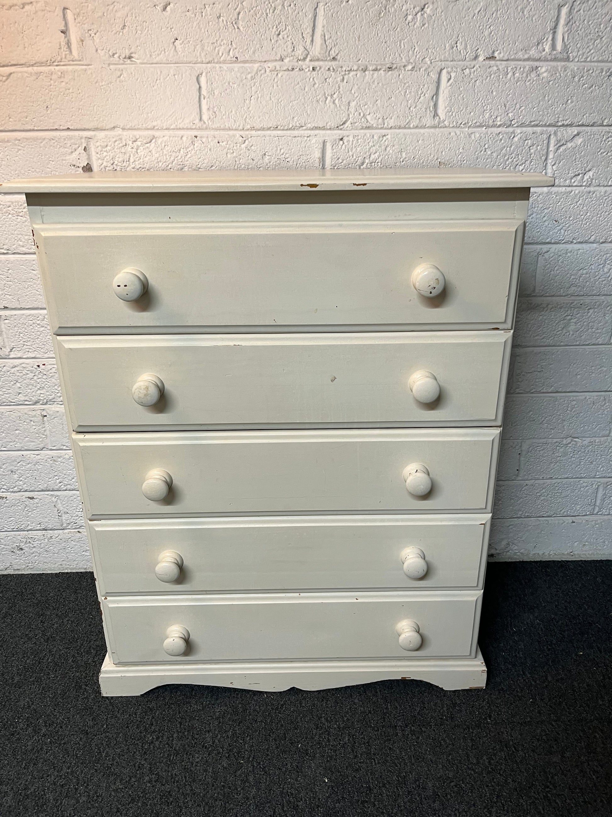 Tall solid pine white painted 5 drawer chest (H 96 x W 79 x D 42 cm) 2225