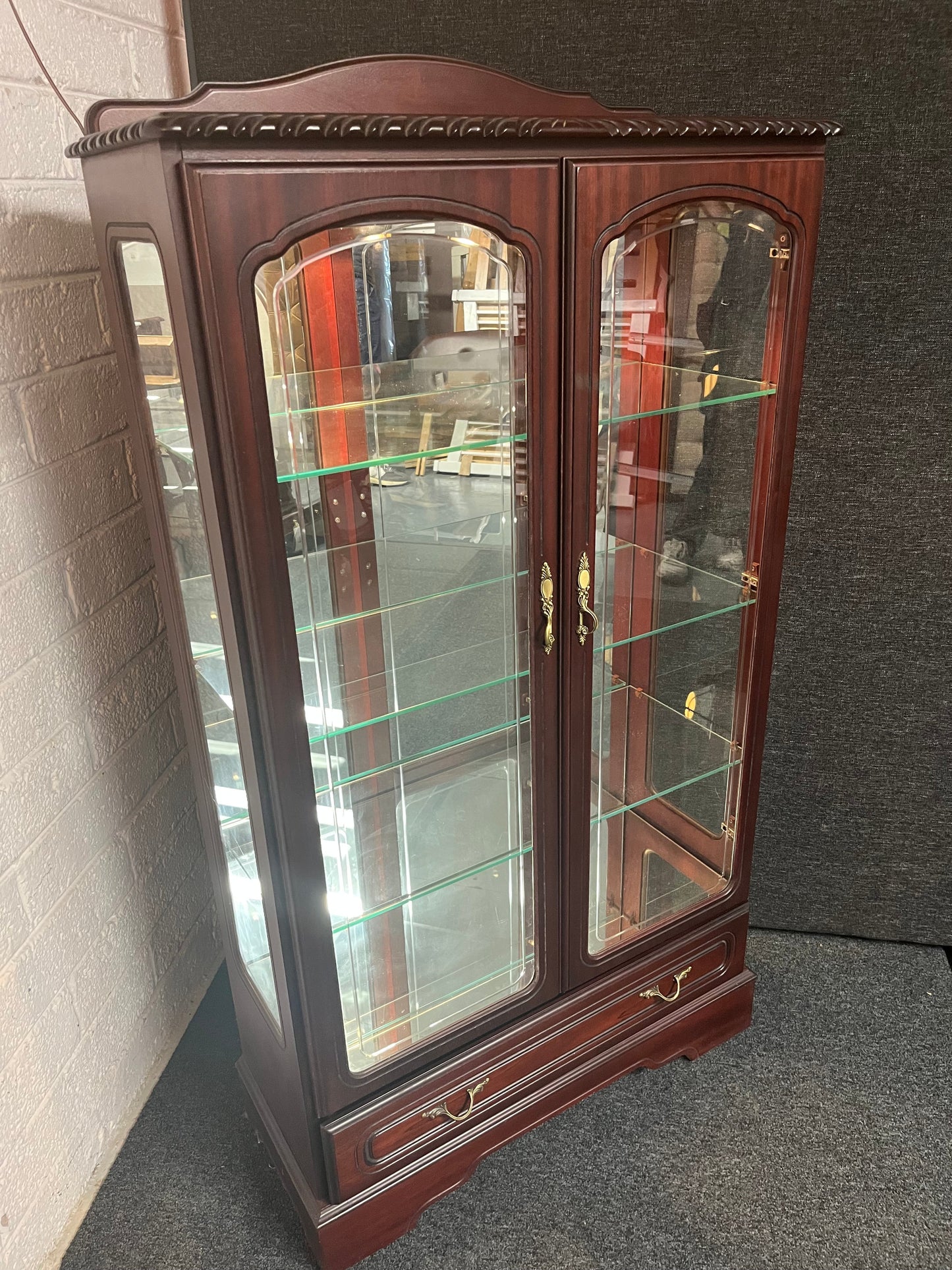 Rossmore Mahogany glass  2 door display unit with rope effect detailing (H 154 x W 82 x D 33 cm) 2225