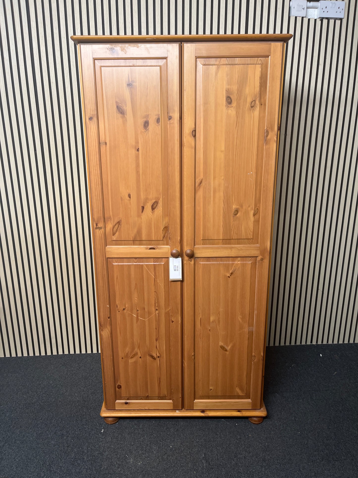 Tall pine 2 door wardrobe (H 186 x W 84 x D 58 cm) 1325
