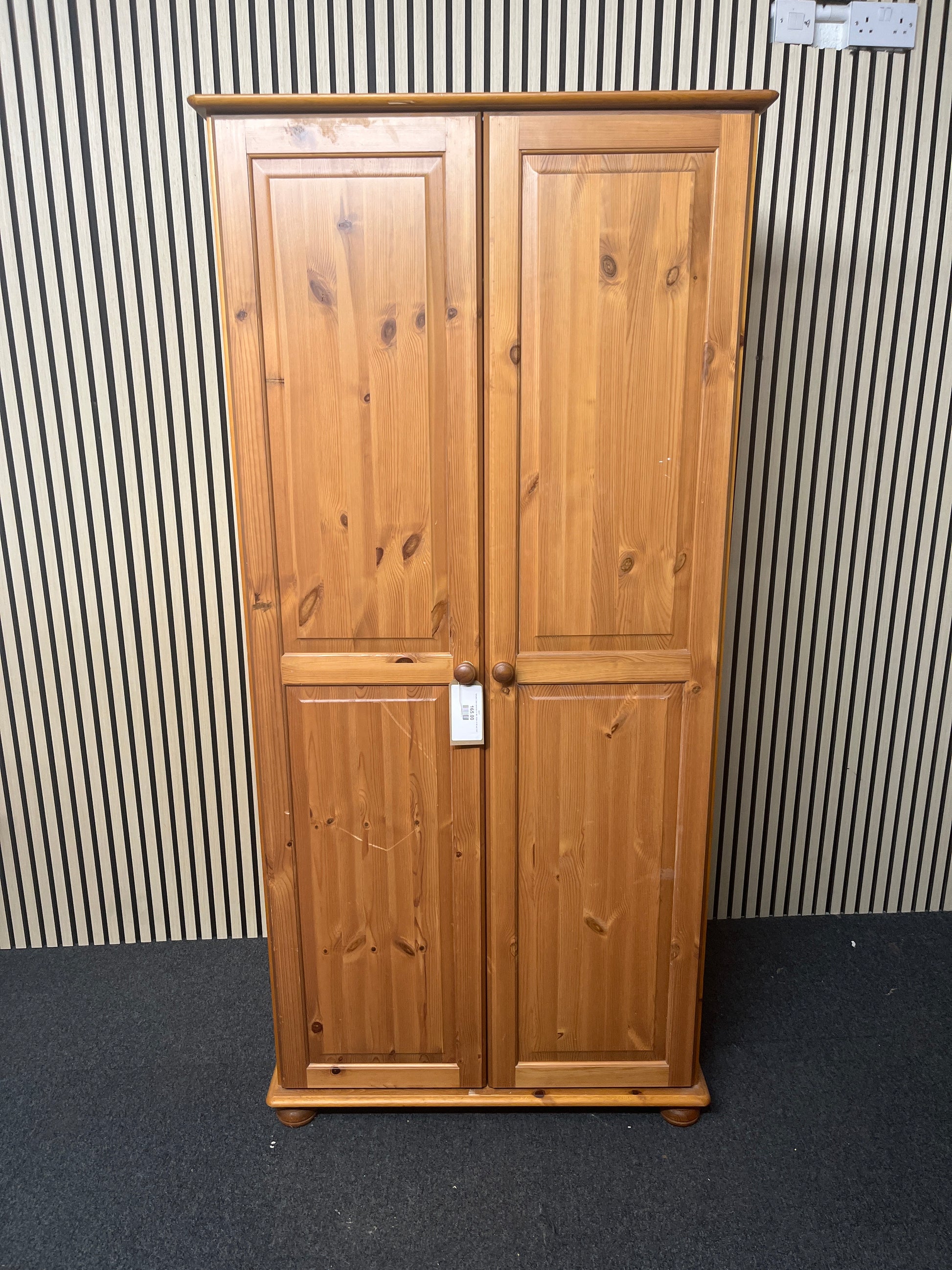 Tall pine 2 door wardrobe (H 186 x W 84 x D 58 cm) 1325