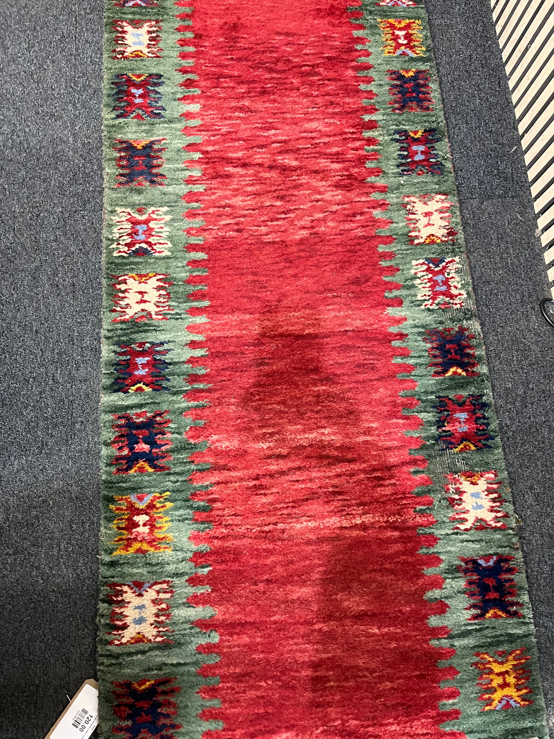Large wool mix red and green colour runner rug 3126