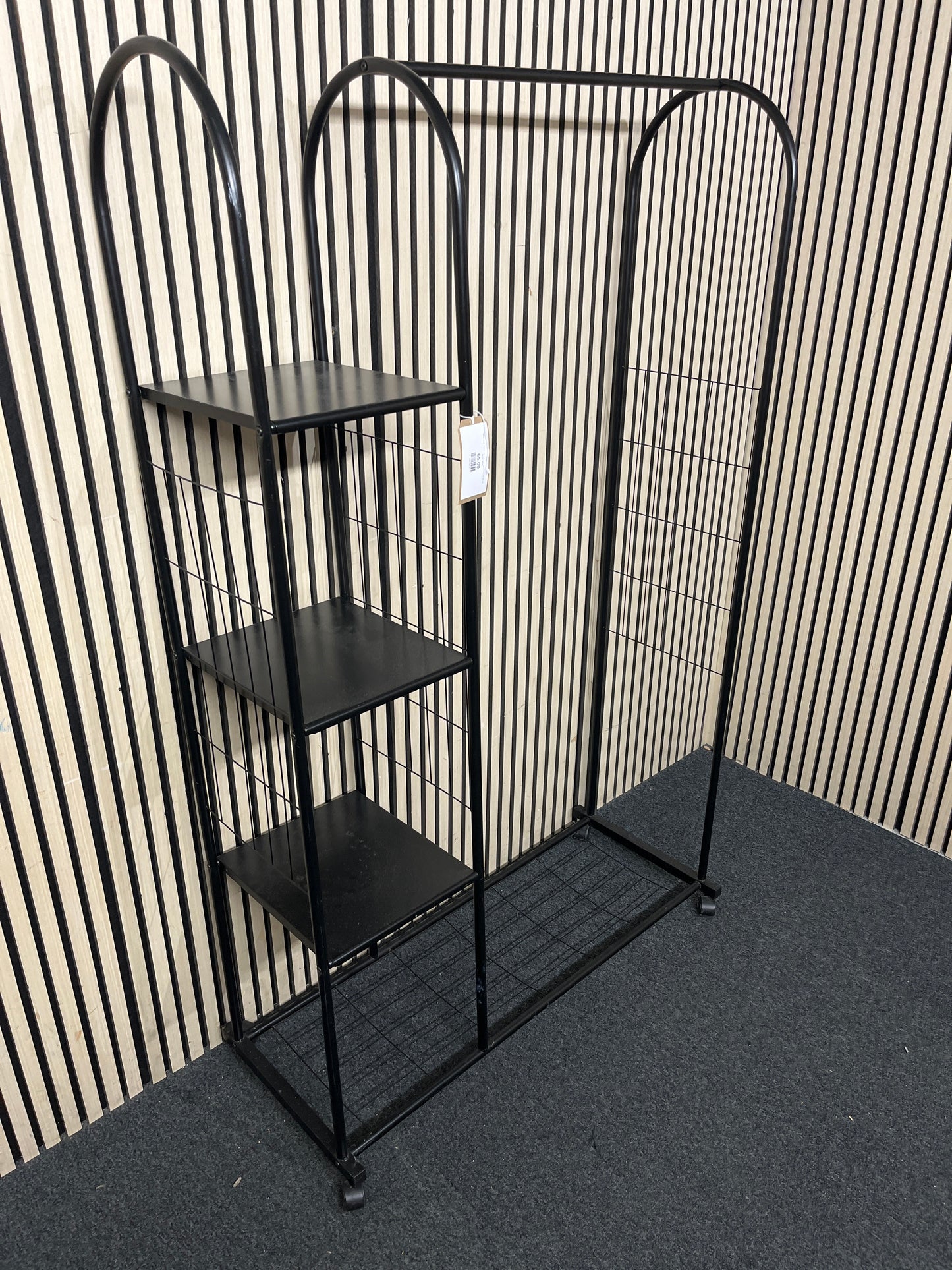 Black metal clothes rack and shelf unit (H 170 x W 107 x D 36 cm)  44324