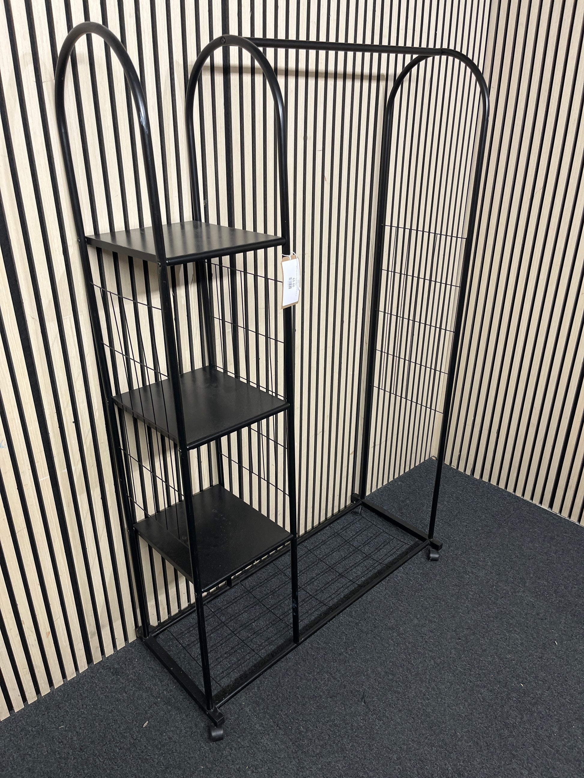 Black metal clothes rack and shelf unit (H 170 x W 107 x D 36 cm)  44324