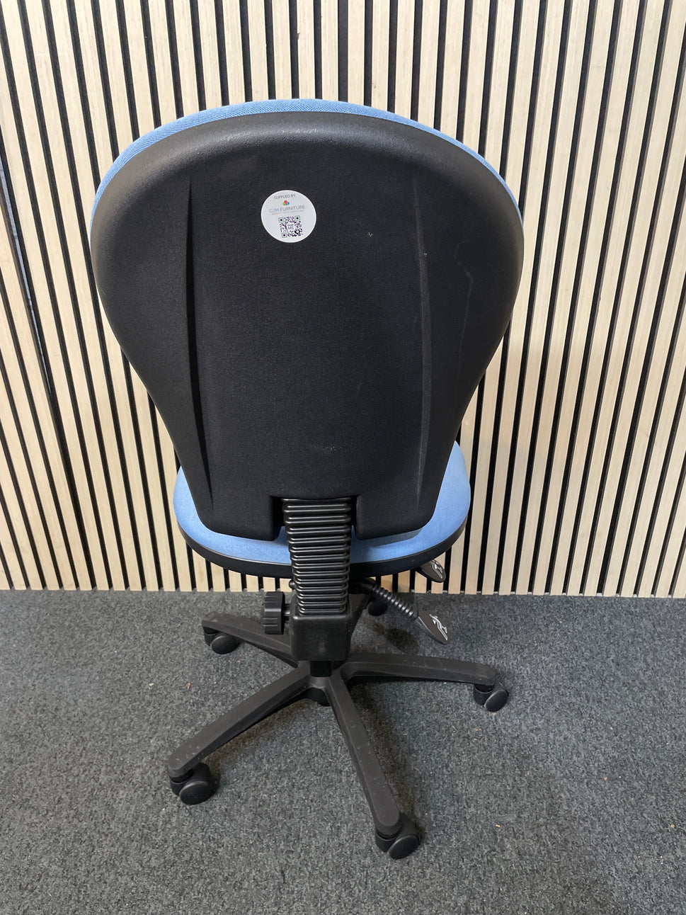 Lyreco - 3 level swivel chair with height adjustable back - POWDER BLUE