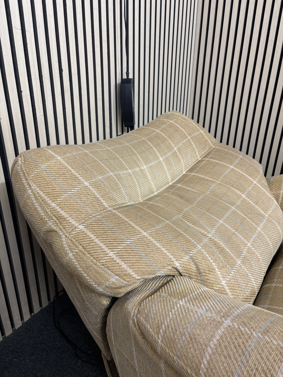 Parker Knoll cream tartan fabric electric recliner armchair 2226