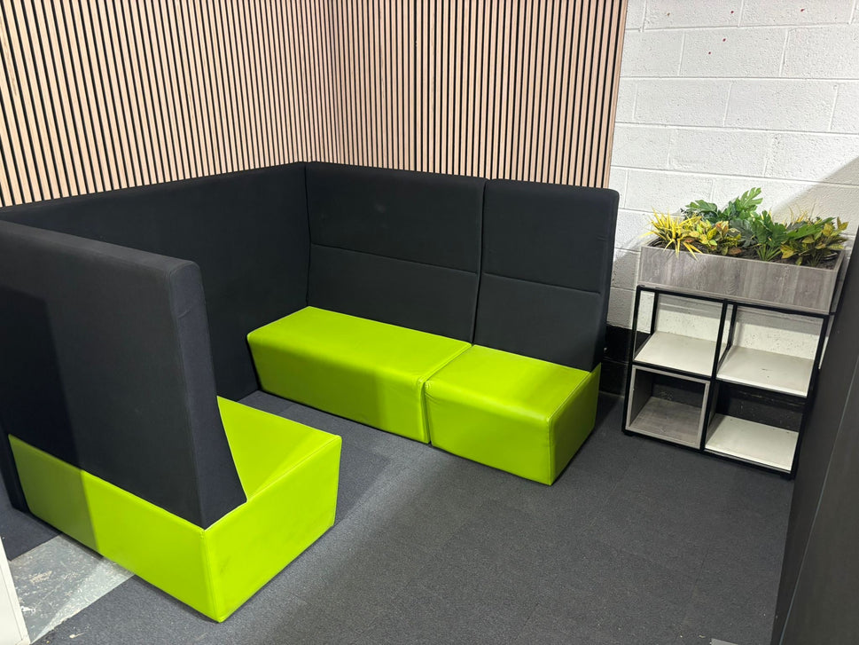 Ziggy large high back green and black modular soft seating with table