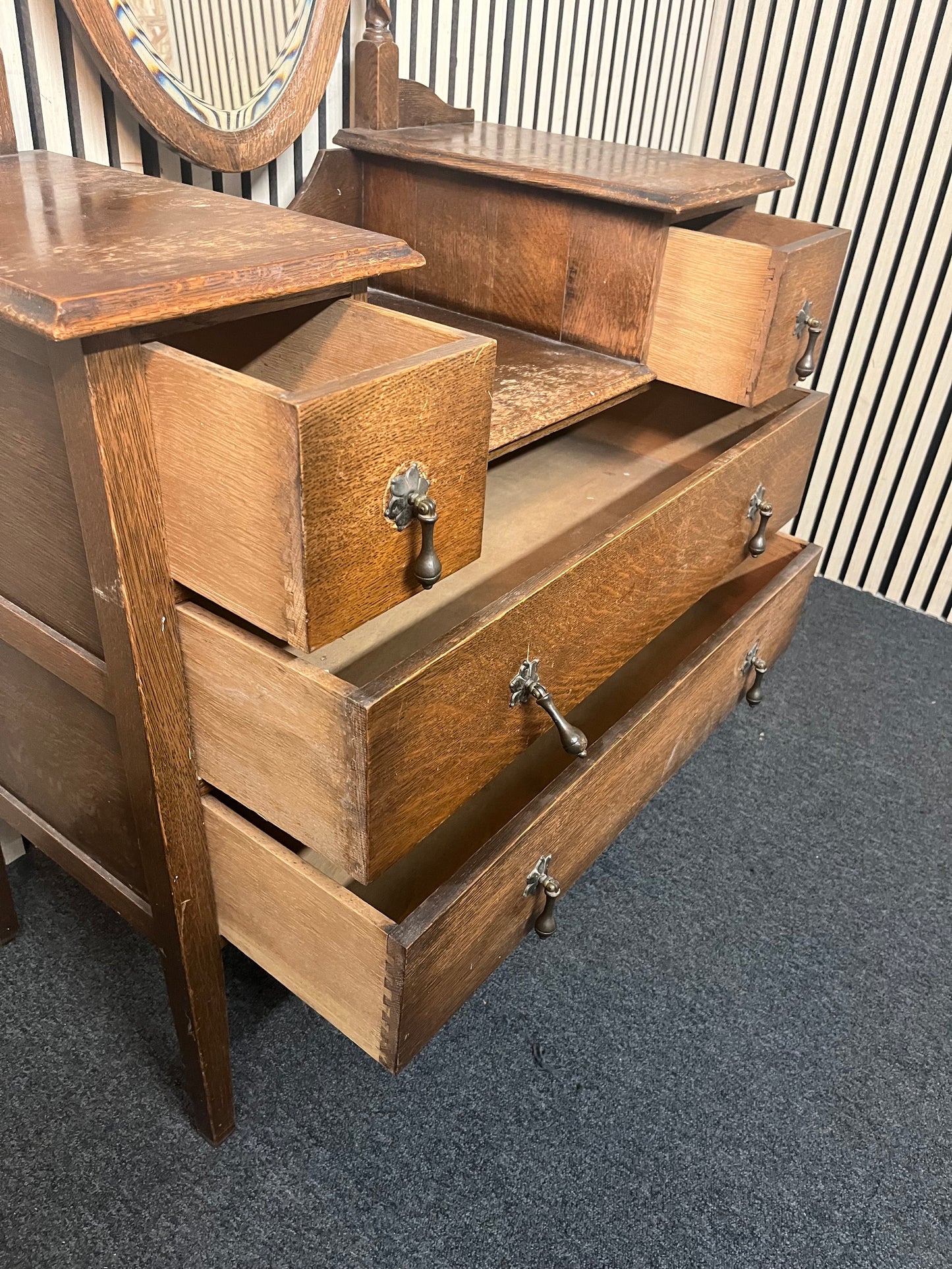 Retro solid english Oak dressing table with barley twist features (H 160 x W 90 x D 45 cm) 43832