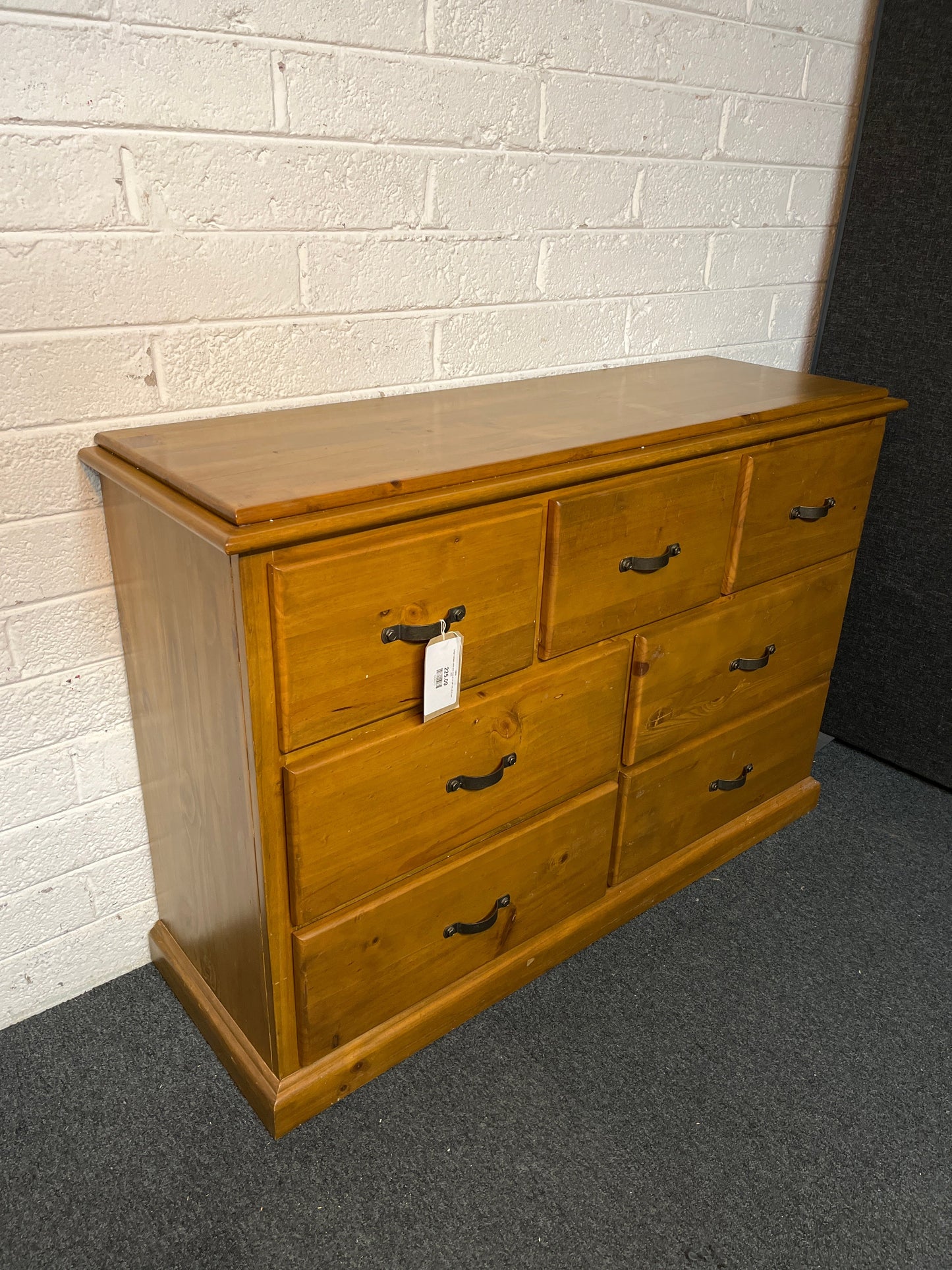 Large 7 drawer solid pine chest (H 93 xW 135 x D 41 cm) 3225