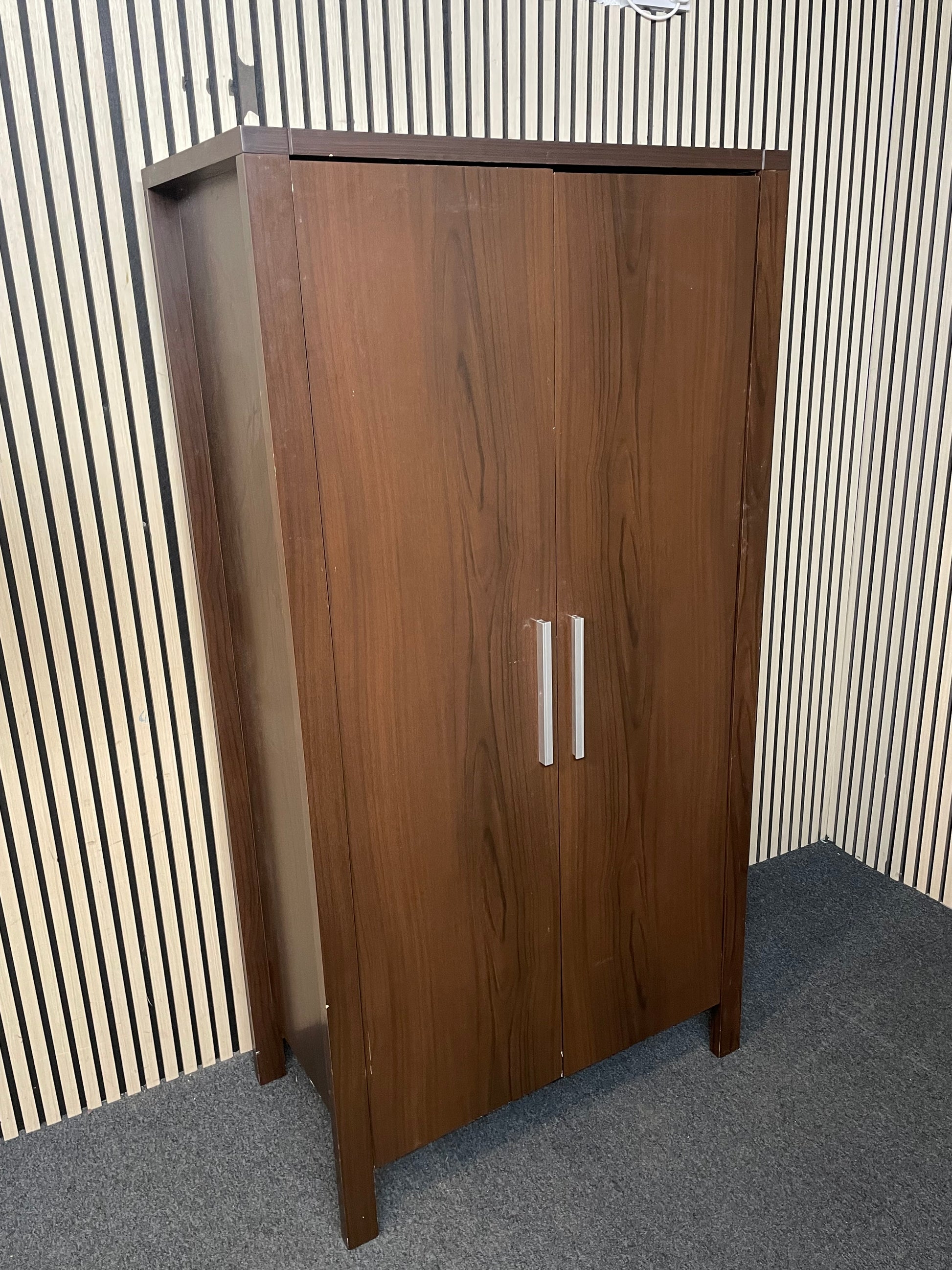 Dark wood laminate 2 door wardrobe (H 180 x W 95 x D 50 cm) 2425