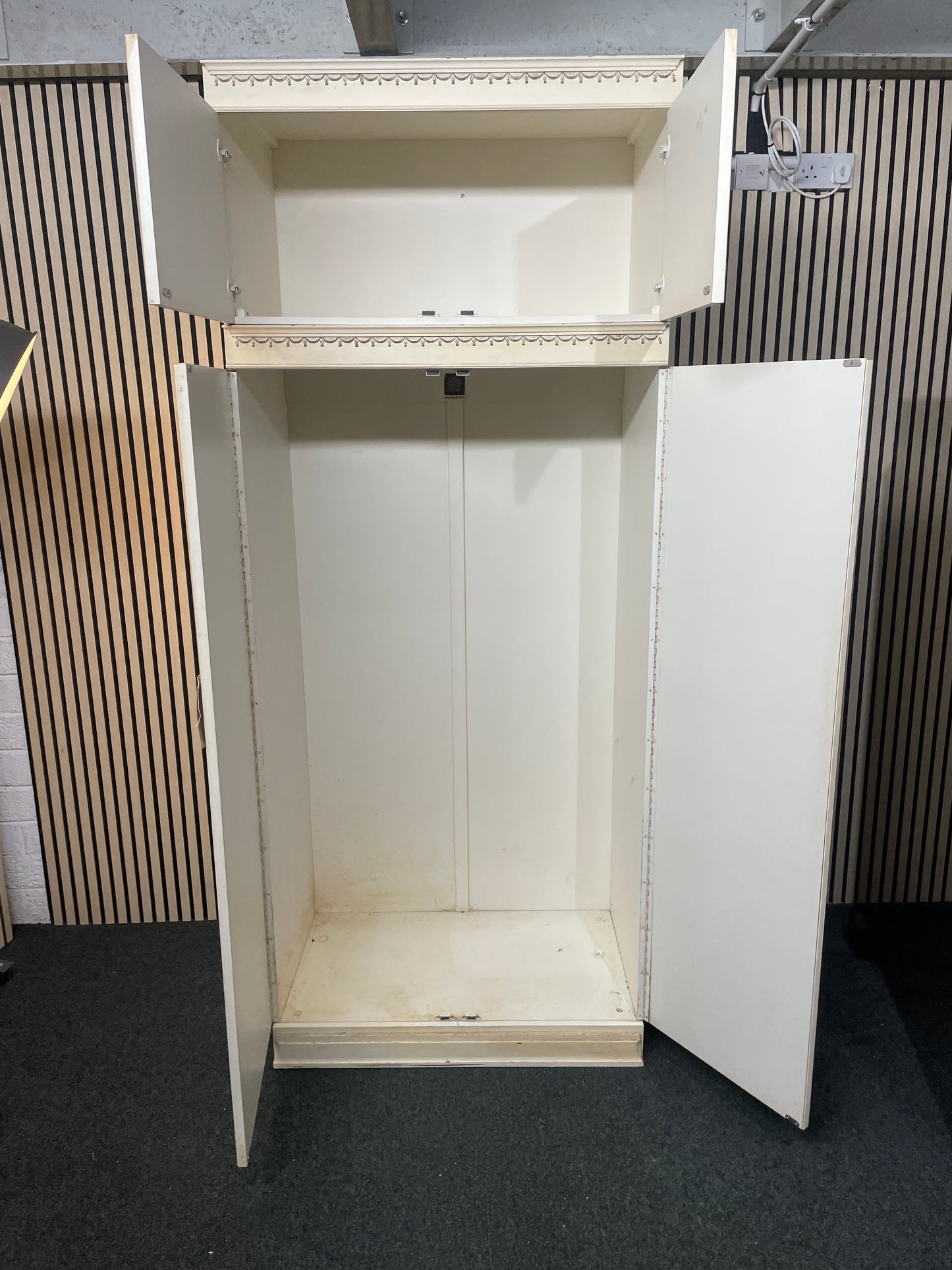 Tall ornate french style 2 door 2 top door wardrobe (H 225 x W 92 x D 54 cm) 2425