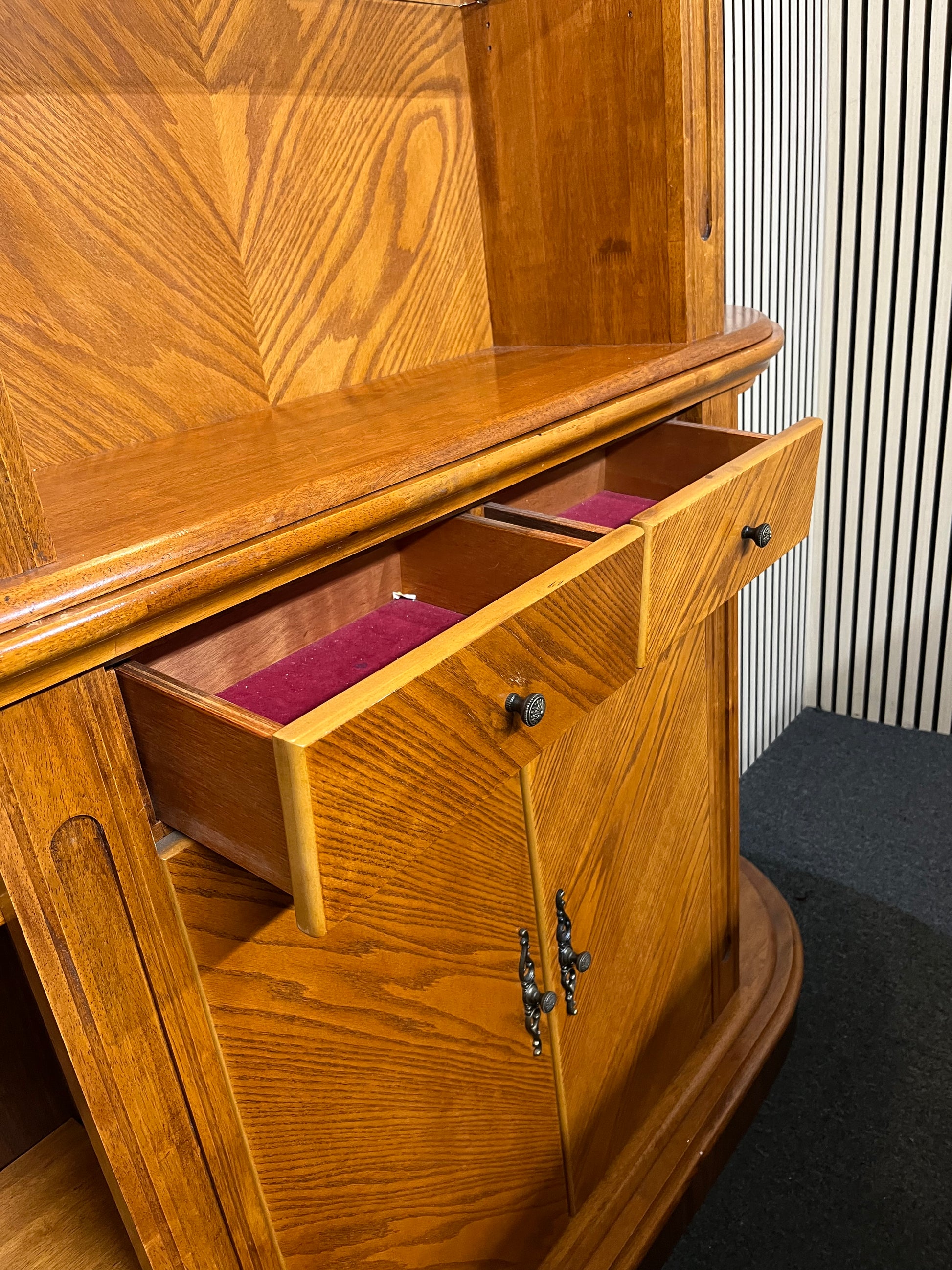 Ornate oak stained tall bar counter with storage drawers (Front H 110 x W 170 x D 60 cm) (Back  H 219 x W 177 x D 35 cm)