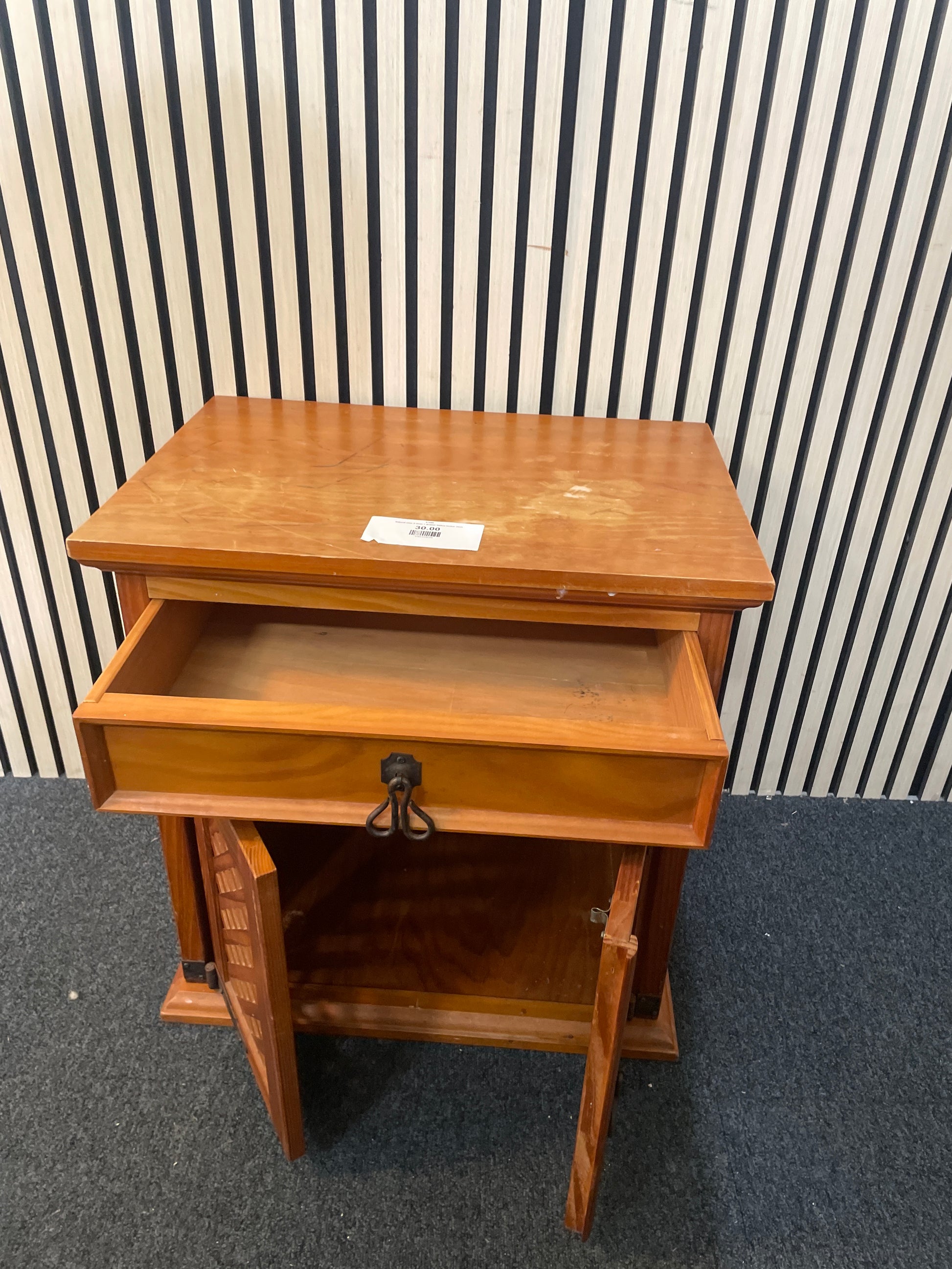 Natural pine 2 door 1 drawer lattice locker 2425