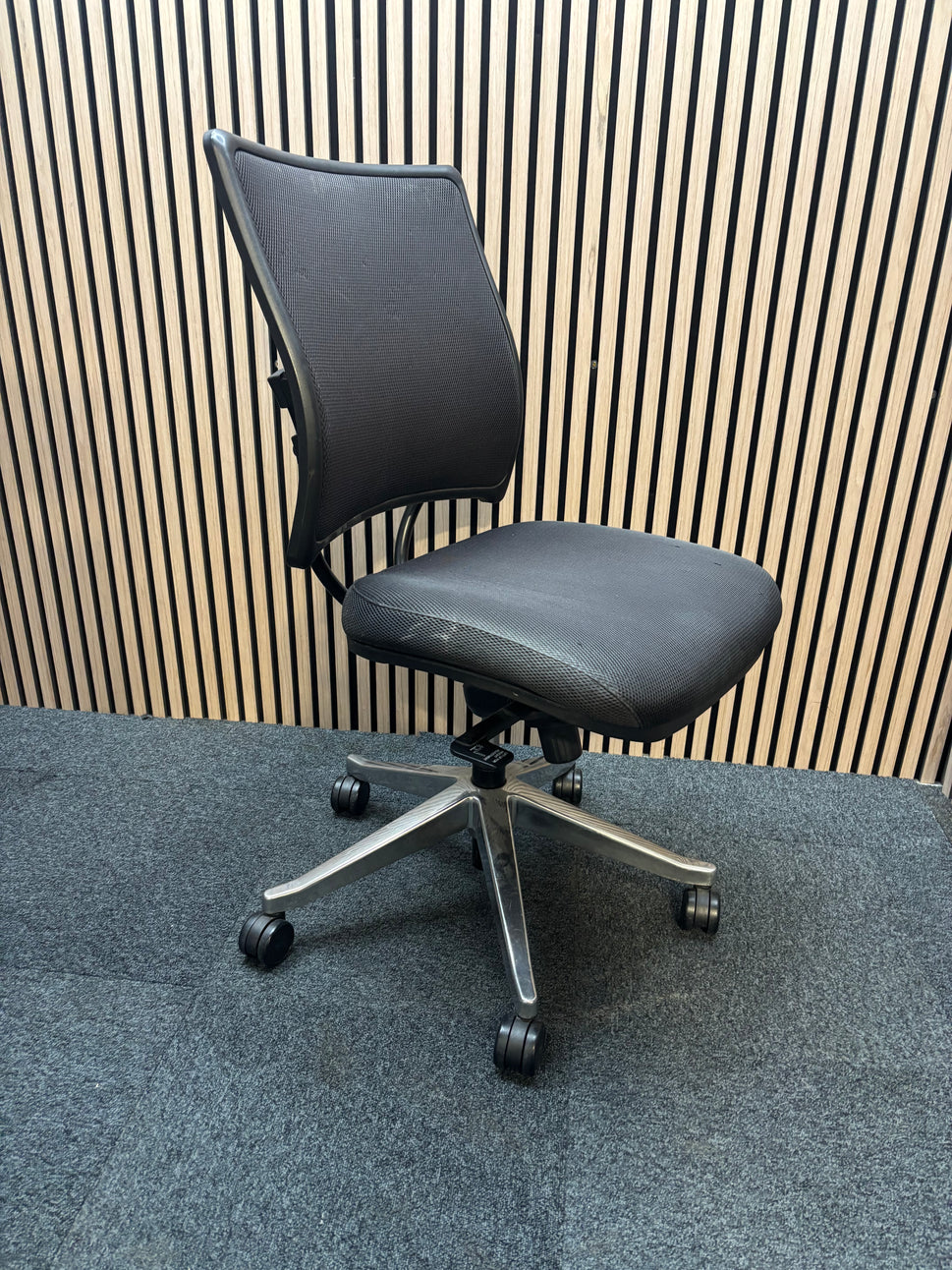 Black fabric mesh back office chair second hand