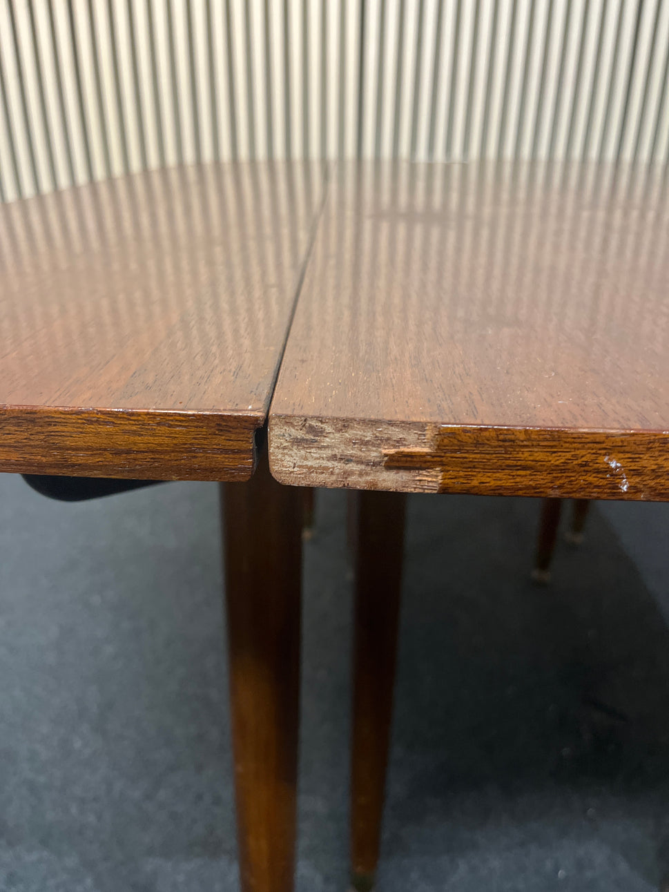 Retro teak stained drop leaf kitchen table (L 112 x W 133) 3325