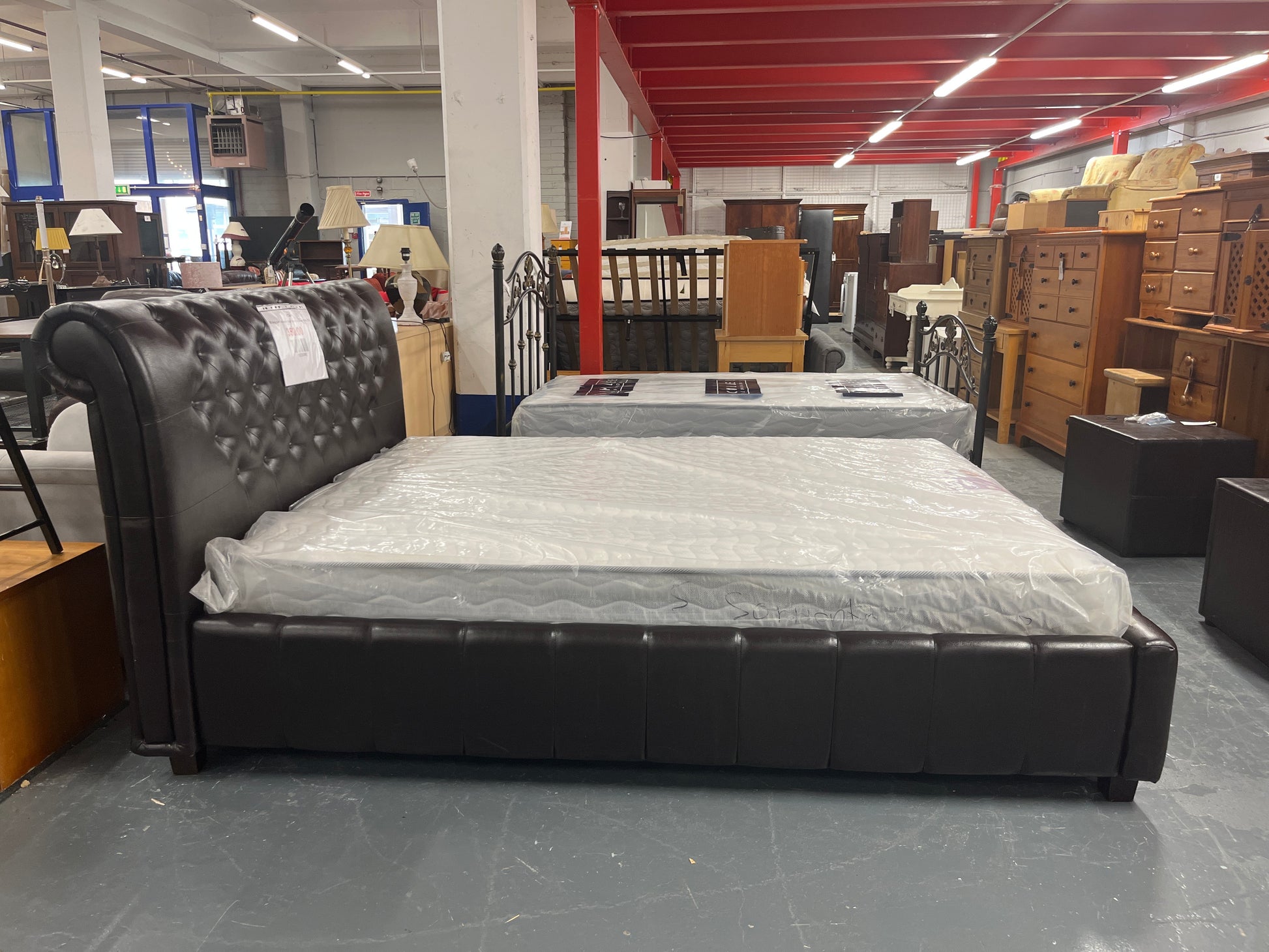 5ft king dark leatherette high button back bed frame 3225