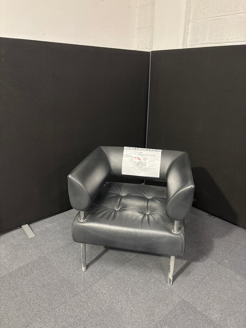 SECONDHAND Black leather chrome frame reception armchair