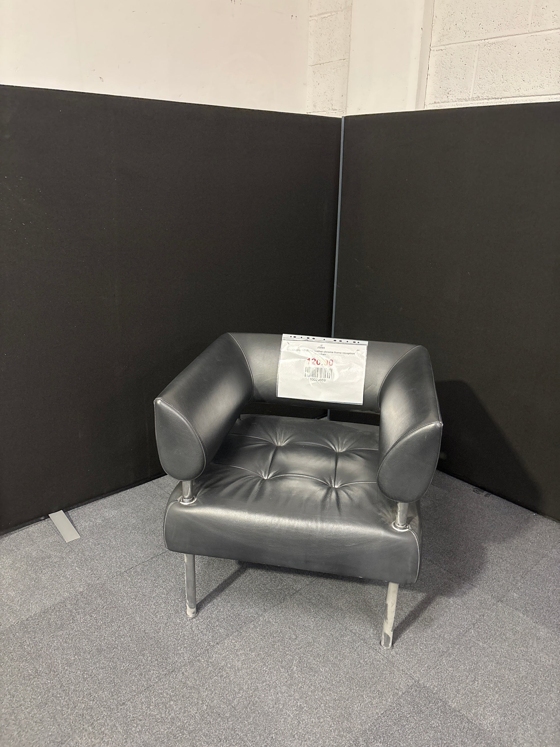 SECONDHAND Black leather chrome frame reception armchair