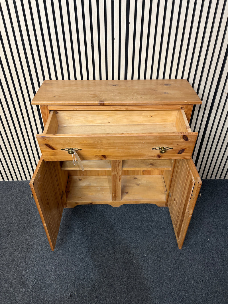 Rustic pine storage unit with top drawer and two doors. (H 90 x W 61 x D 31 cm)   44588