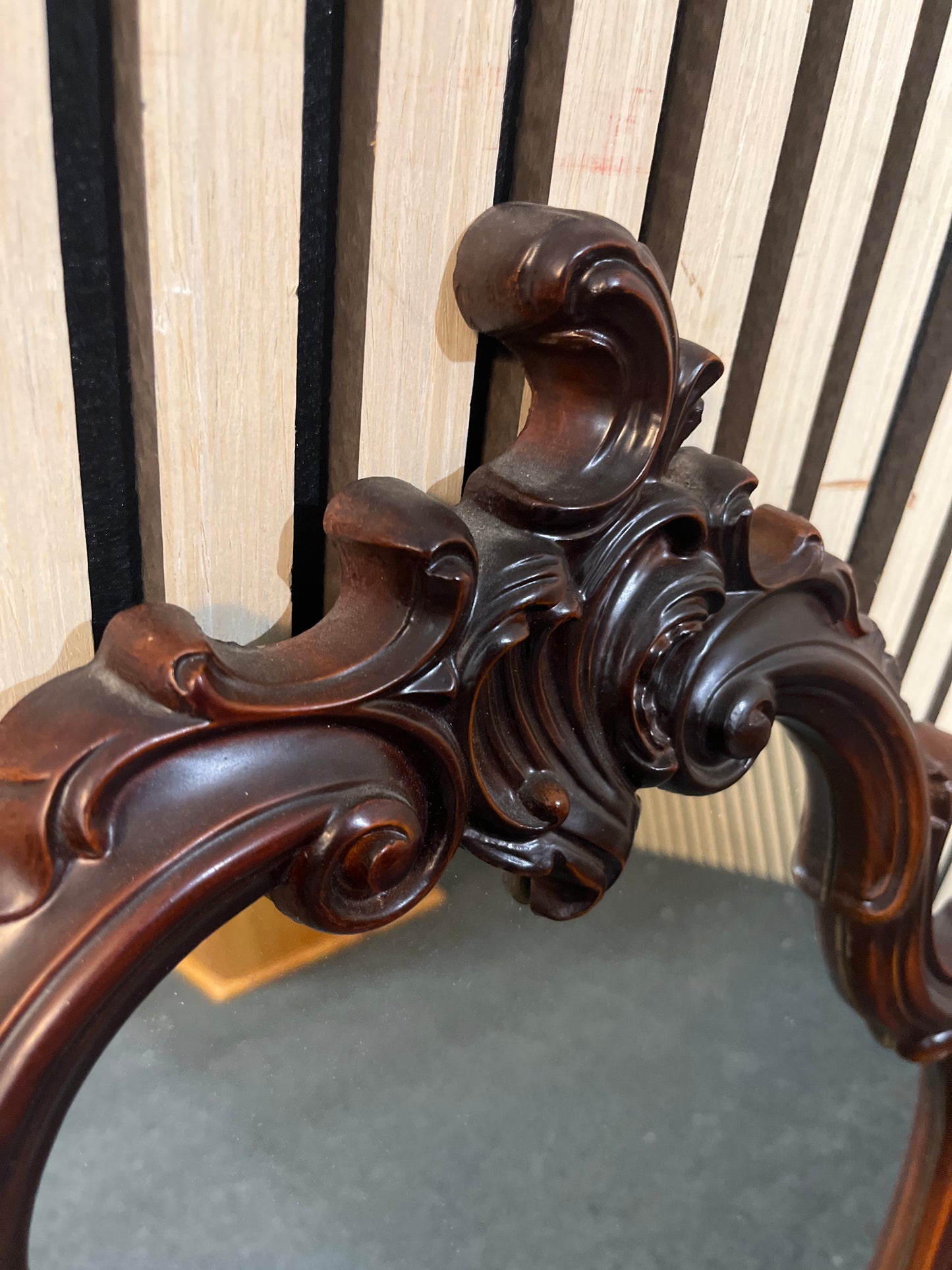 Ornate mahogany framed mirror (88 x 54 cm) 3126