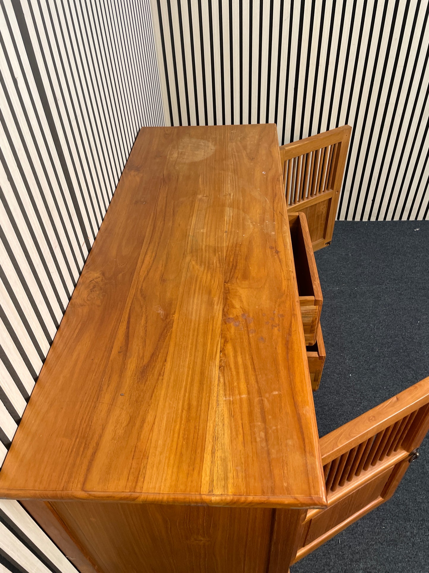 Solid teak stained low 2 door 3 drawer sideboard (H 75 x W 126 x D 47 cm) 2425