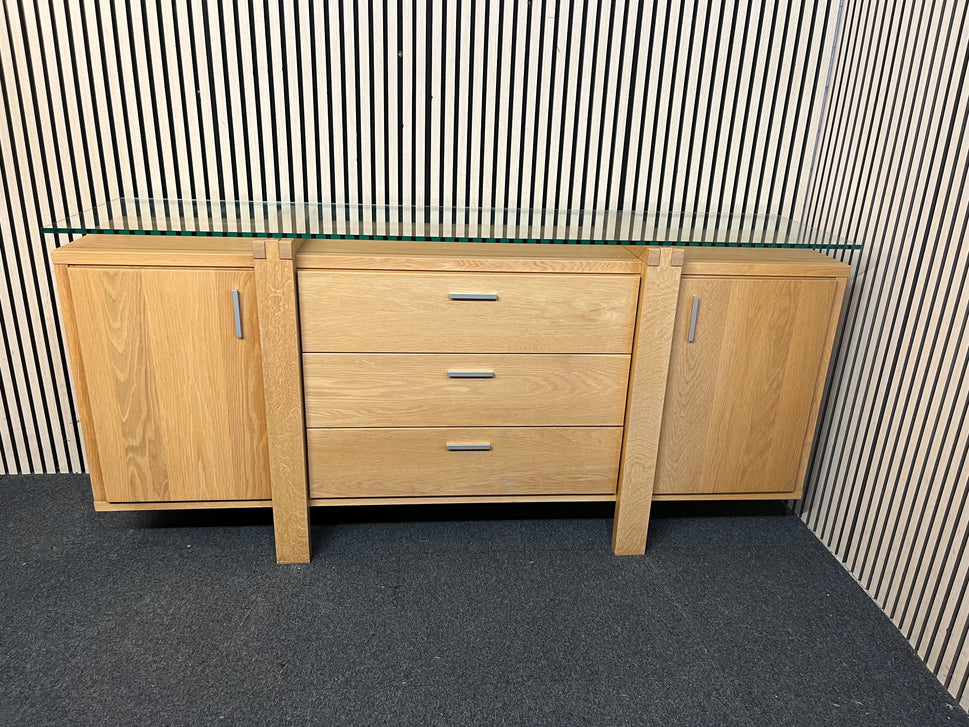 Contemporary oak sideboard featuring three drawers and two side cabinets (H 90 x W 200 x D 49 cm)  44242