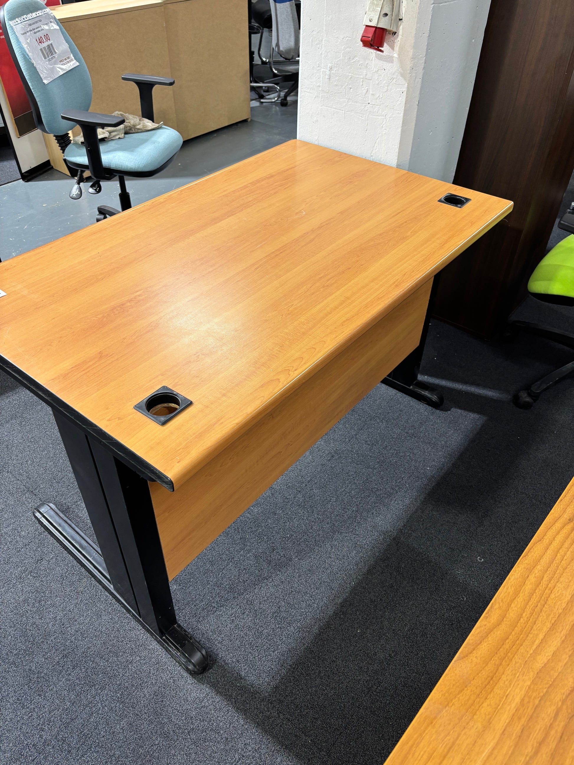 1200x800 cherry laminate straight desk with black cantilever frame
