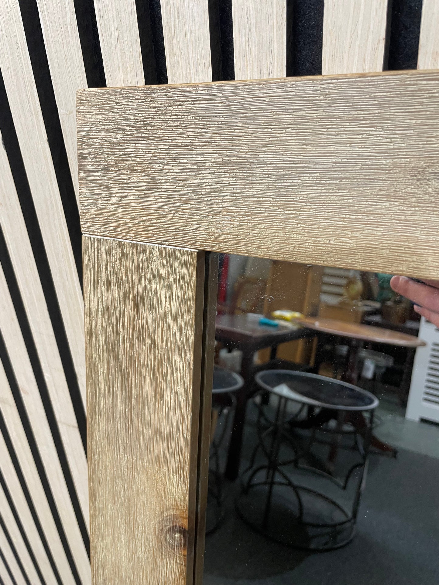 Oak framed rectangular mirror (95 x 110 cm) 43334