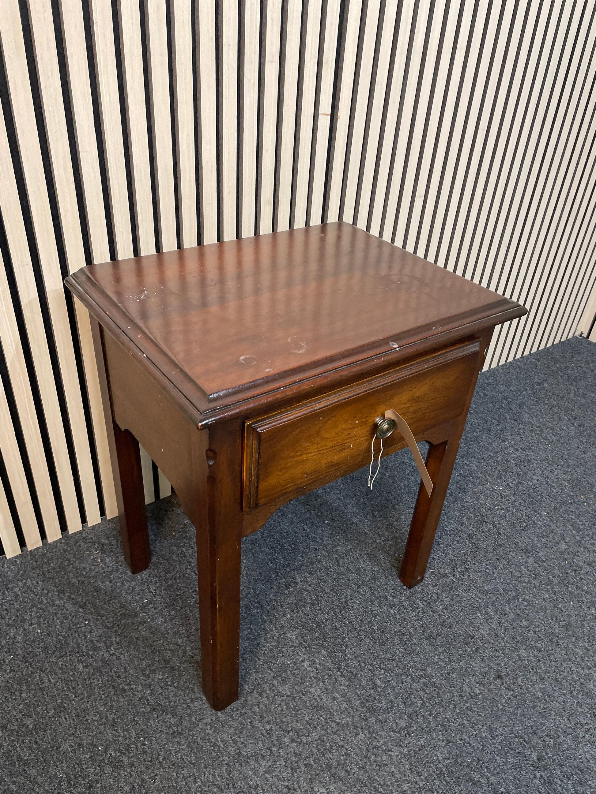 Ornate mahogany 1 drawer bedside table 2425