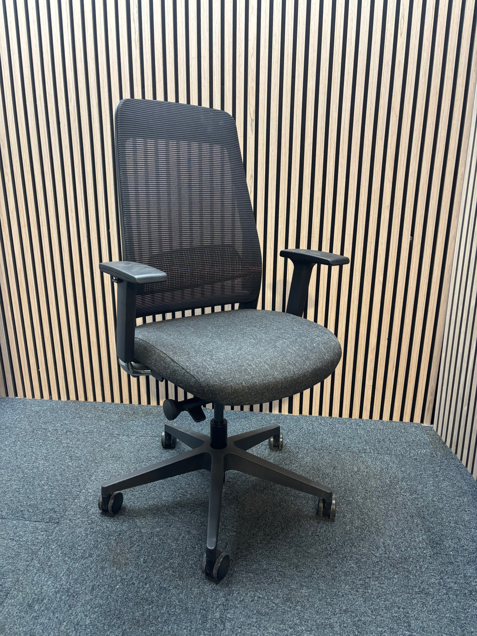 NEW Lennon Black mesh back 3 lever  multifunction executive swivel chair with charcoal seat and height adjustable arms. LARGE QTYS AVAILABLE. PRICE INC VAT AT 23%