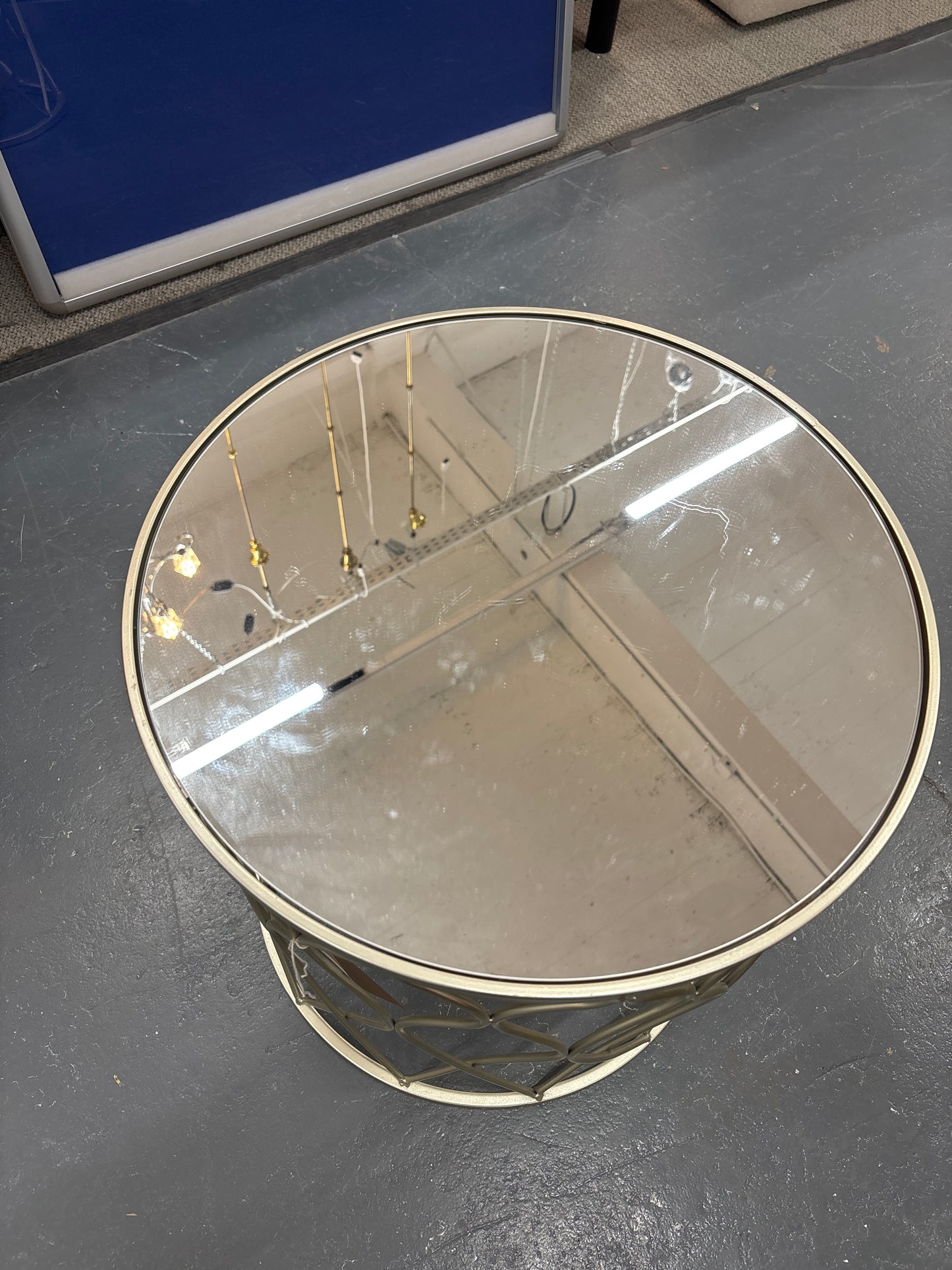 Circular Coffee Table With Gold Look Frame And Glass Too 3125