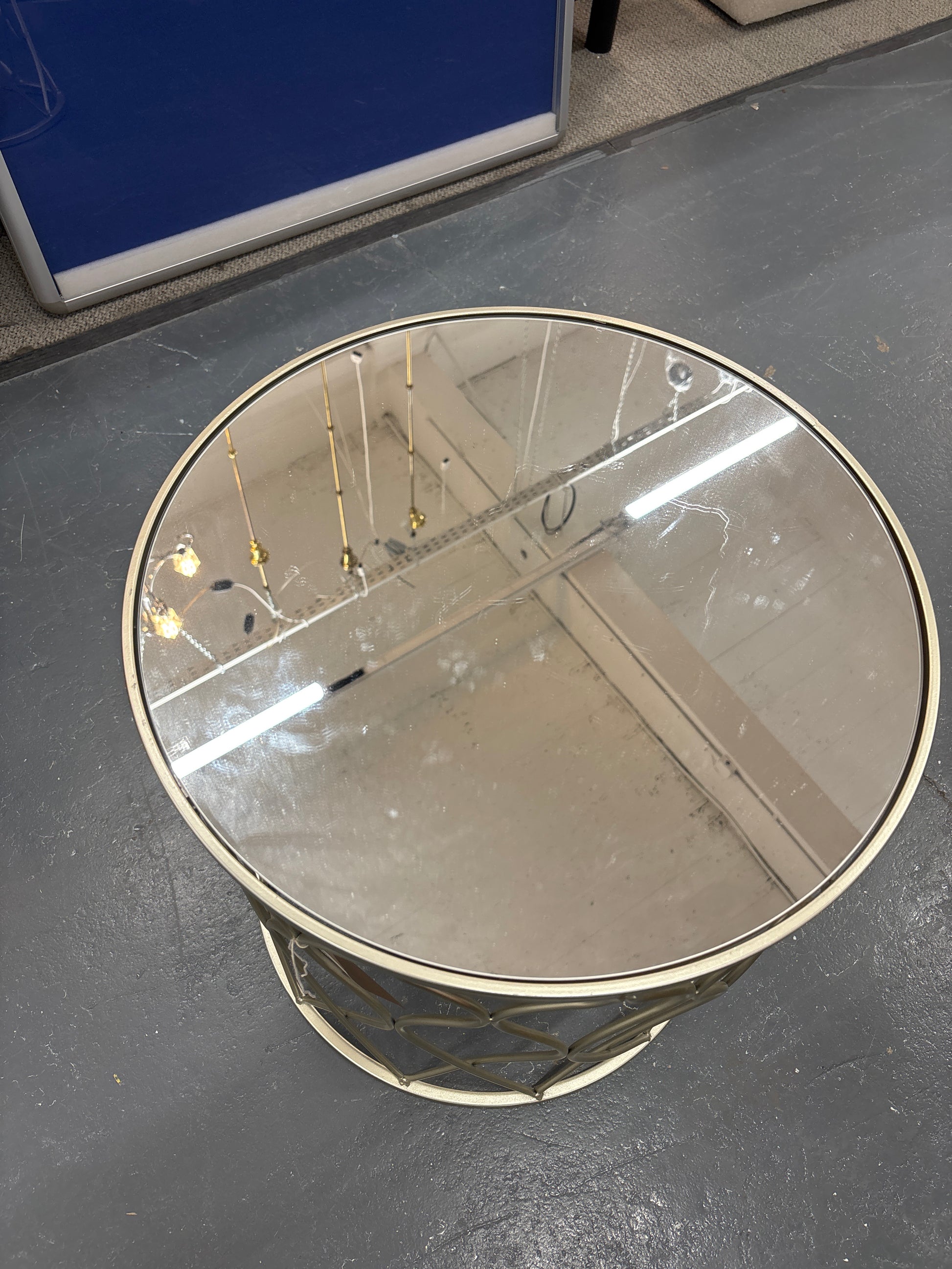 Circular Coffee Table With Gold Look Frame And Glass Too 3125