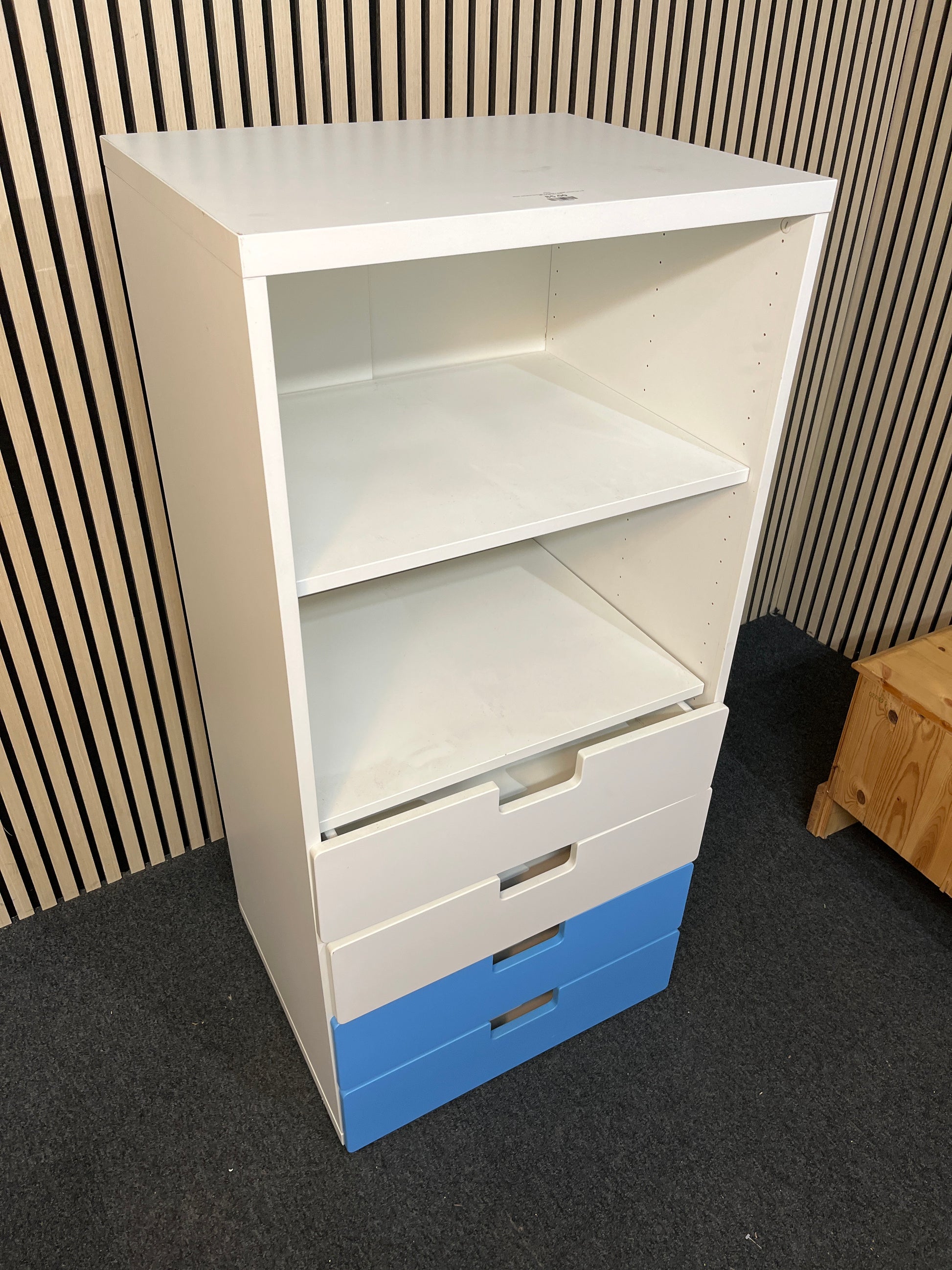 White and blue laminate 3 drawer + 2 shelf unit (H 130 x W 60 x D 49 cm) 2425