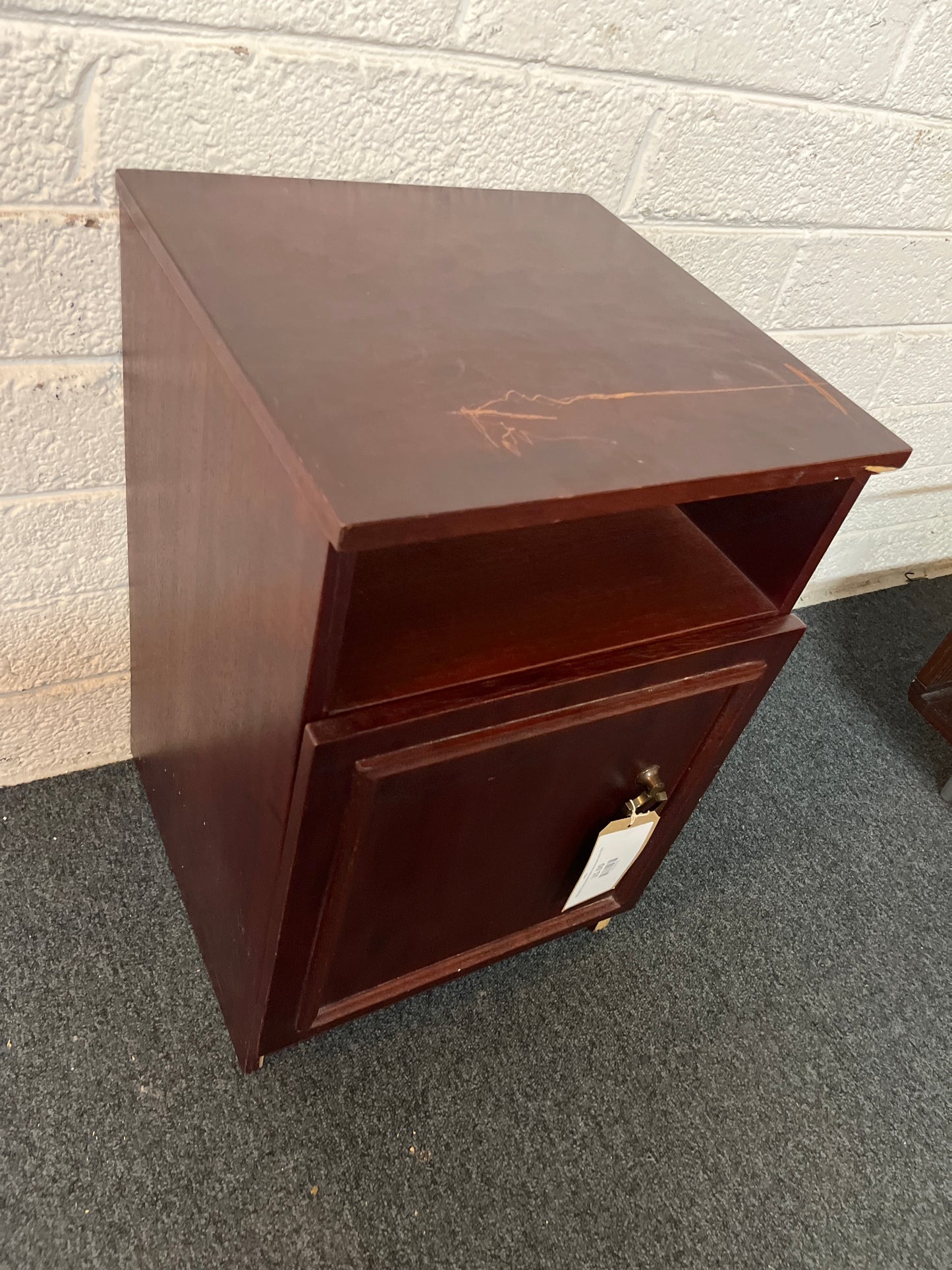 Mahogany 1 door bedside locker and storage space 3225