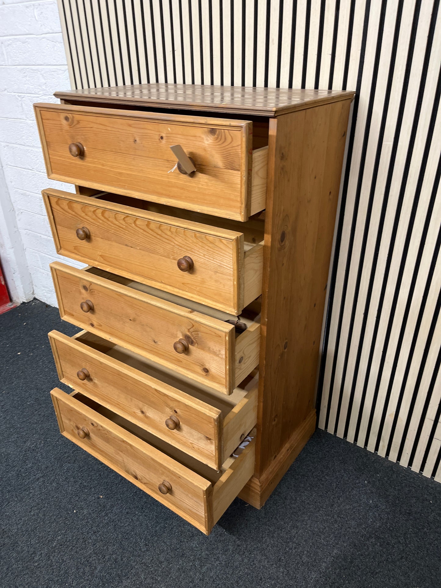 5 high solid pine chest of drawers (H 123 x W 73 x D 43 cm) 1226