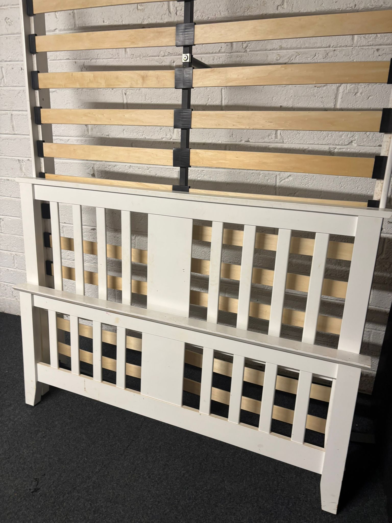 4ft 6 high end white framed bed 2225