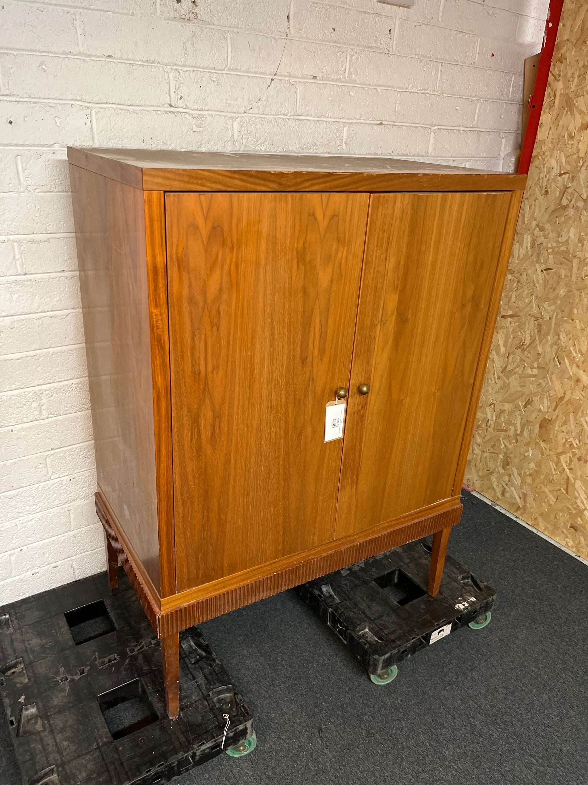 tall cherry 2 door tv unit (H 146 x W 105 x D 60 cm) 1325