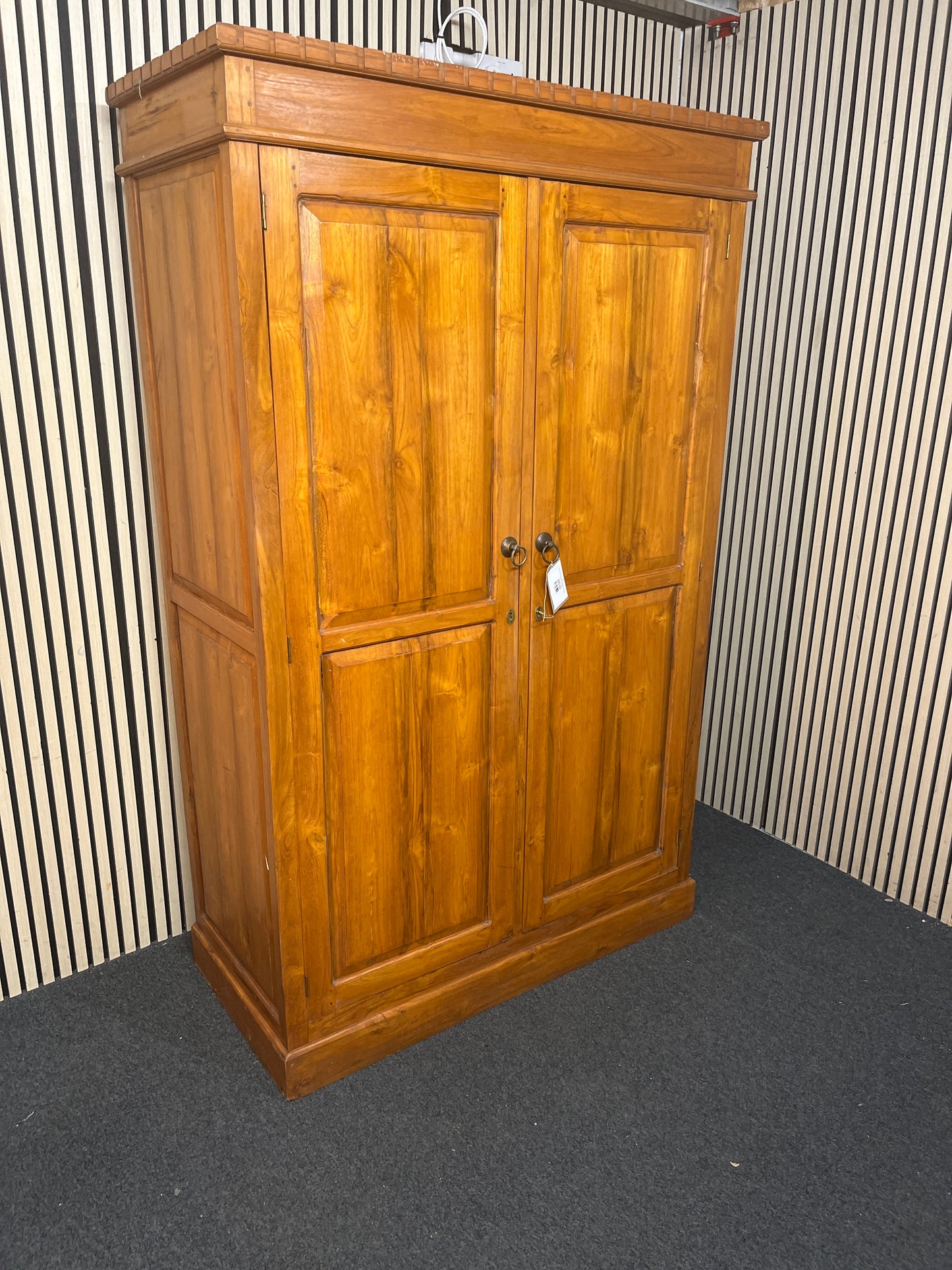 Tall natural solid pine ornate 2 door wardrobe (H 200 x W 125 x D 57 cm) 43925
