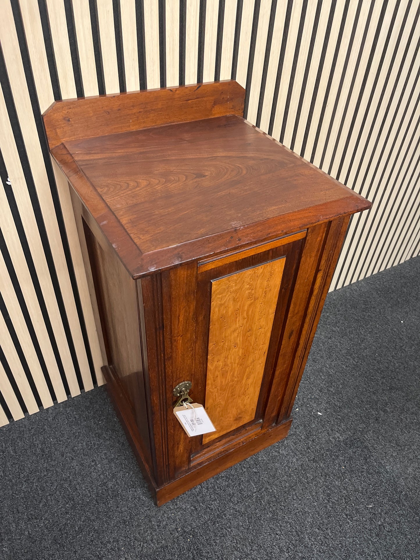 Antique dark wood one door bedside locker with gold effect triangle handle (H 76 x W 43 x D 48 cm) 2325