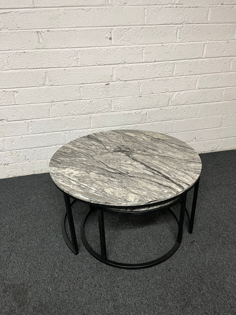 Grey granite circular top, black metal frame nest of 2 coffee tables (800W & 600W 430H) 3225
